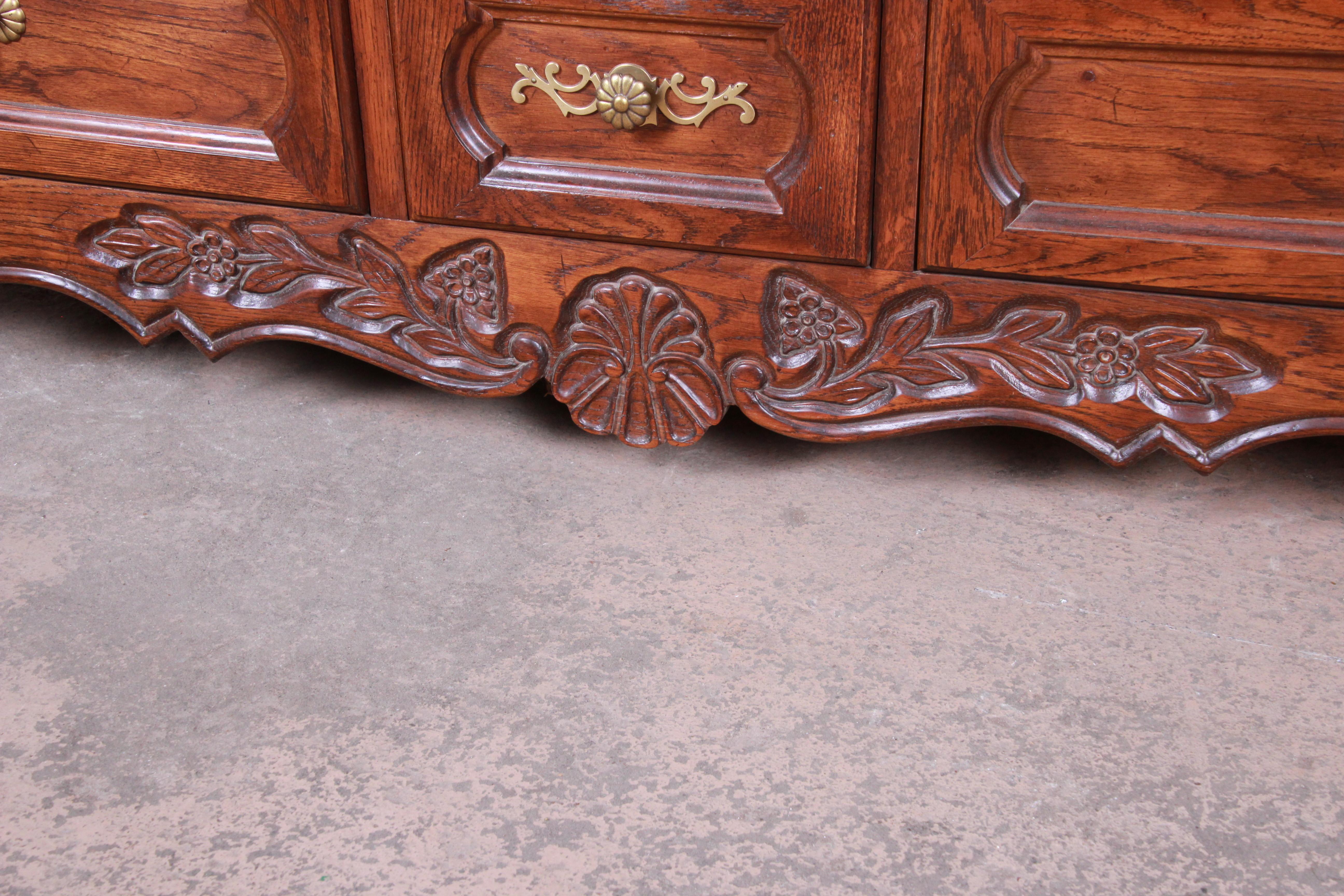 French Provincial Louis XV Carved Oak Triple Dresser or Credenza by Hickory In Good Condition In South Bend, IN