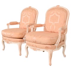 Französisch Provincial Louis XV geschnitzt bemalt Nussbaum Fauteuils, Paar
