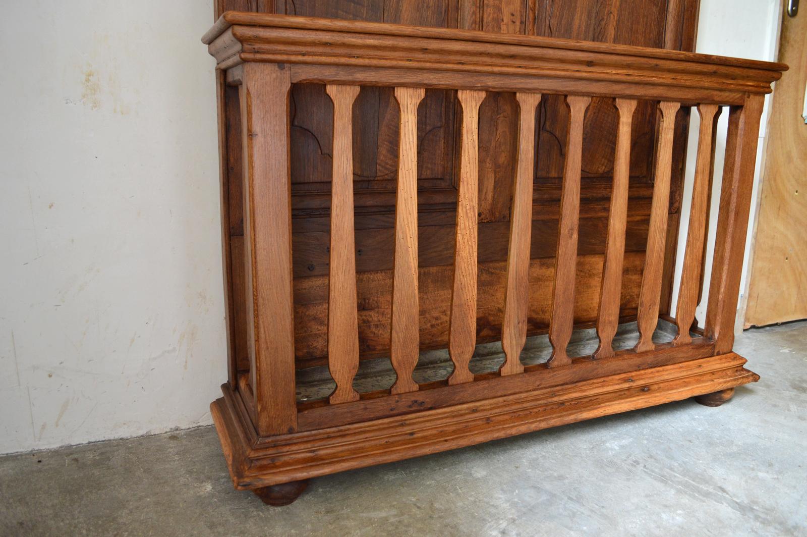 19th Century French Provincial Louis XV Coat Rack in Carved Chestnut and Wrought Iron For Sale