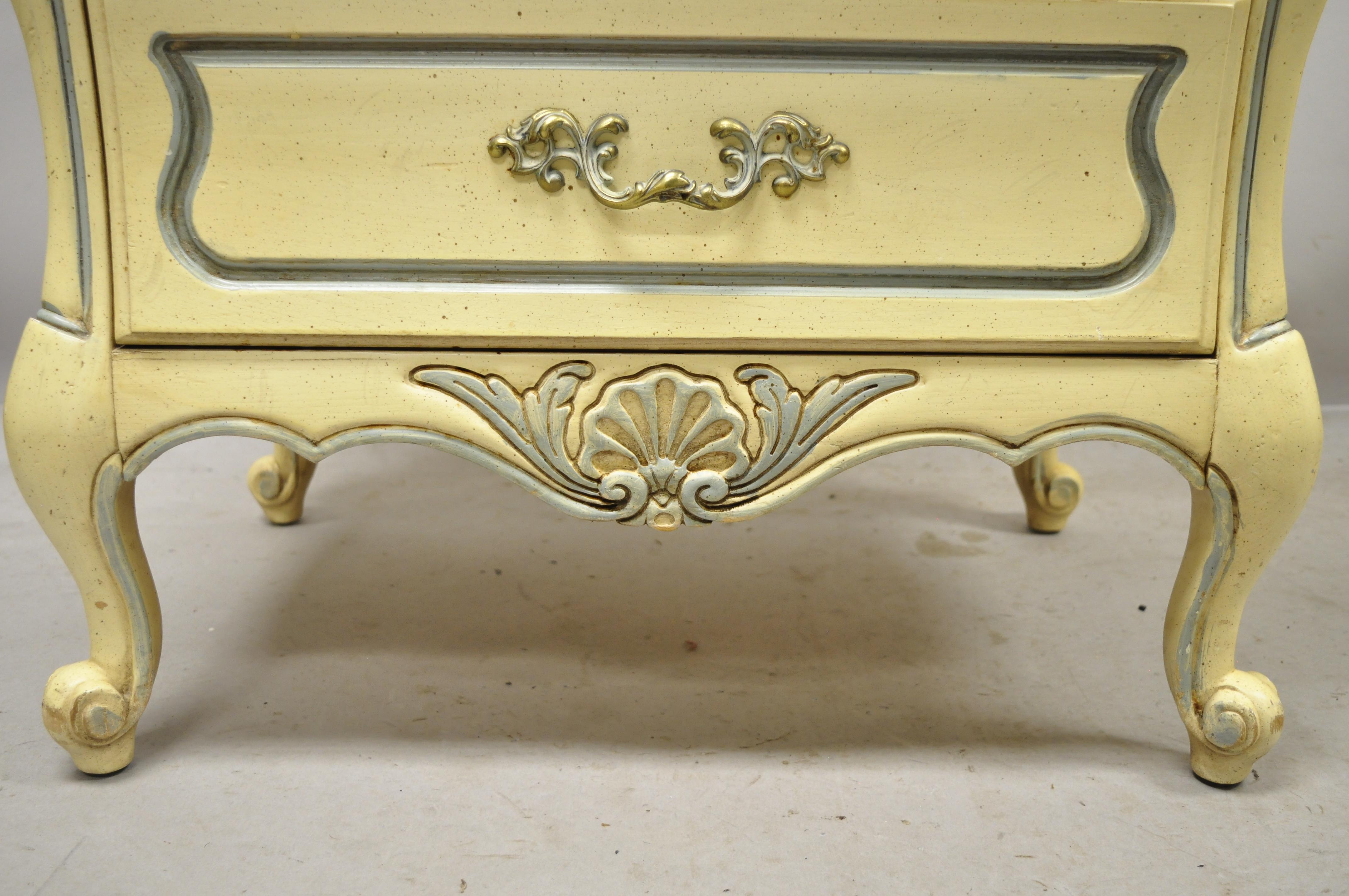 French Provincial Louis XV Country Cream Lacquer Bombe Nightstands, a Pair In Good Condition In Philadelphia, PA