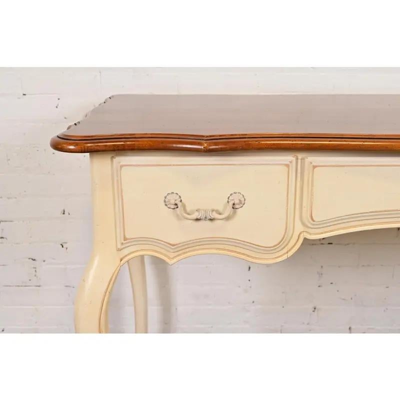 French Provincial Louis XV Cream Lacquered Maple Top Writing Desk in vendita 1