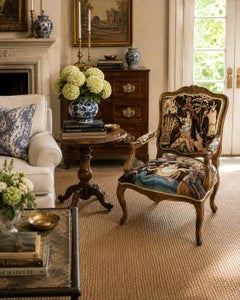 Sillón francés provincial Luis XV de madera dorada Fauteuil con tapicería de tapiz
