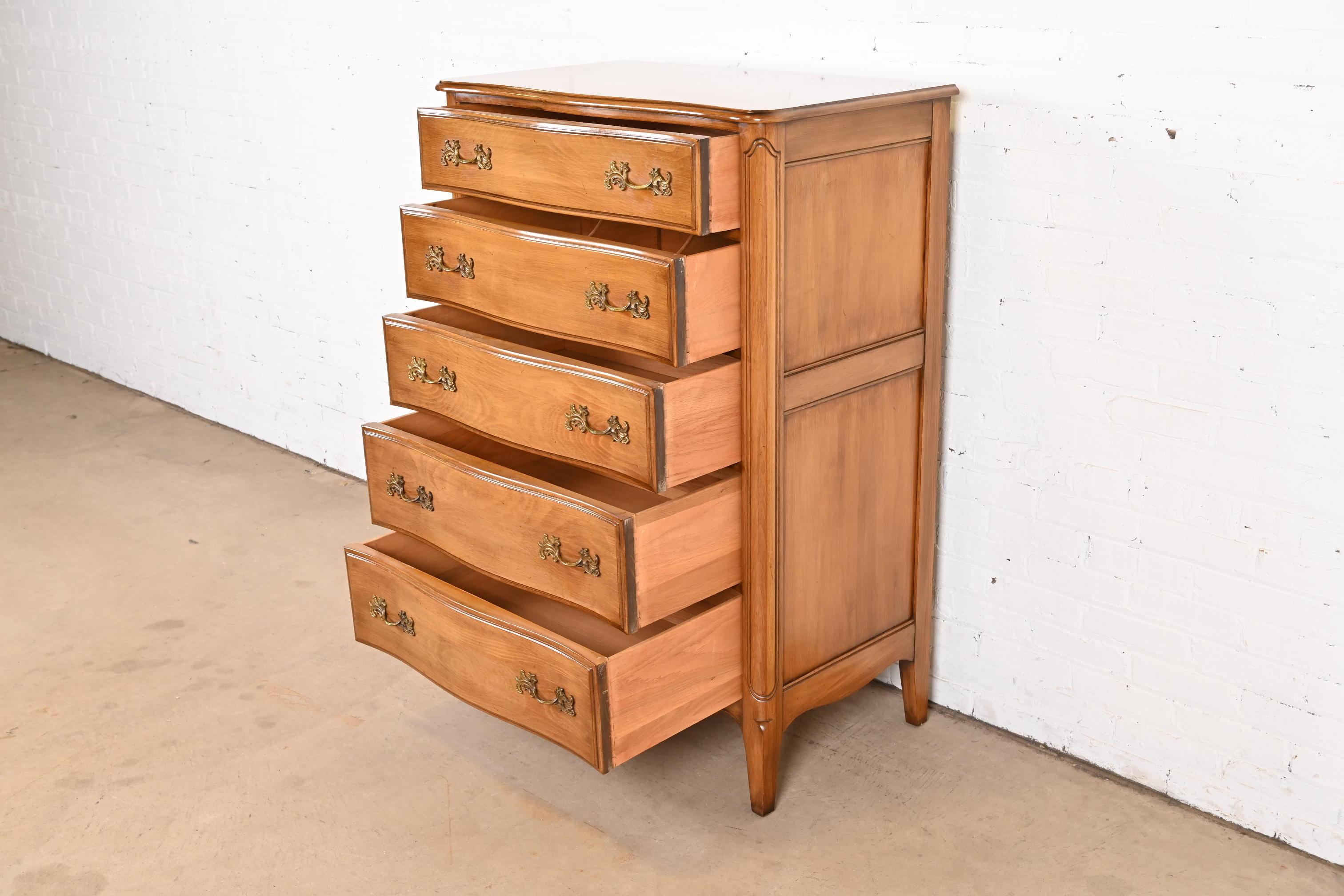 French Provincial Louis XV Highboy Dresser by Davis Cabinet Co., 1950s In Good Condition In South Bend, IN