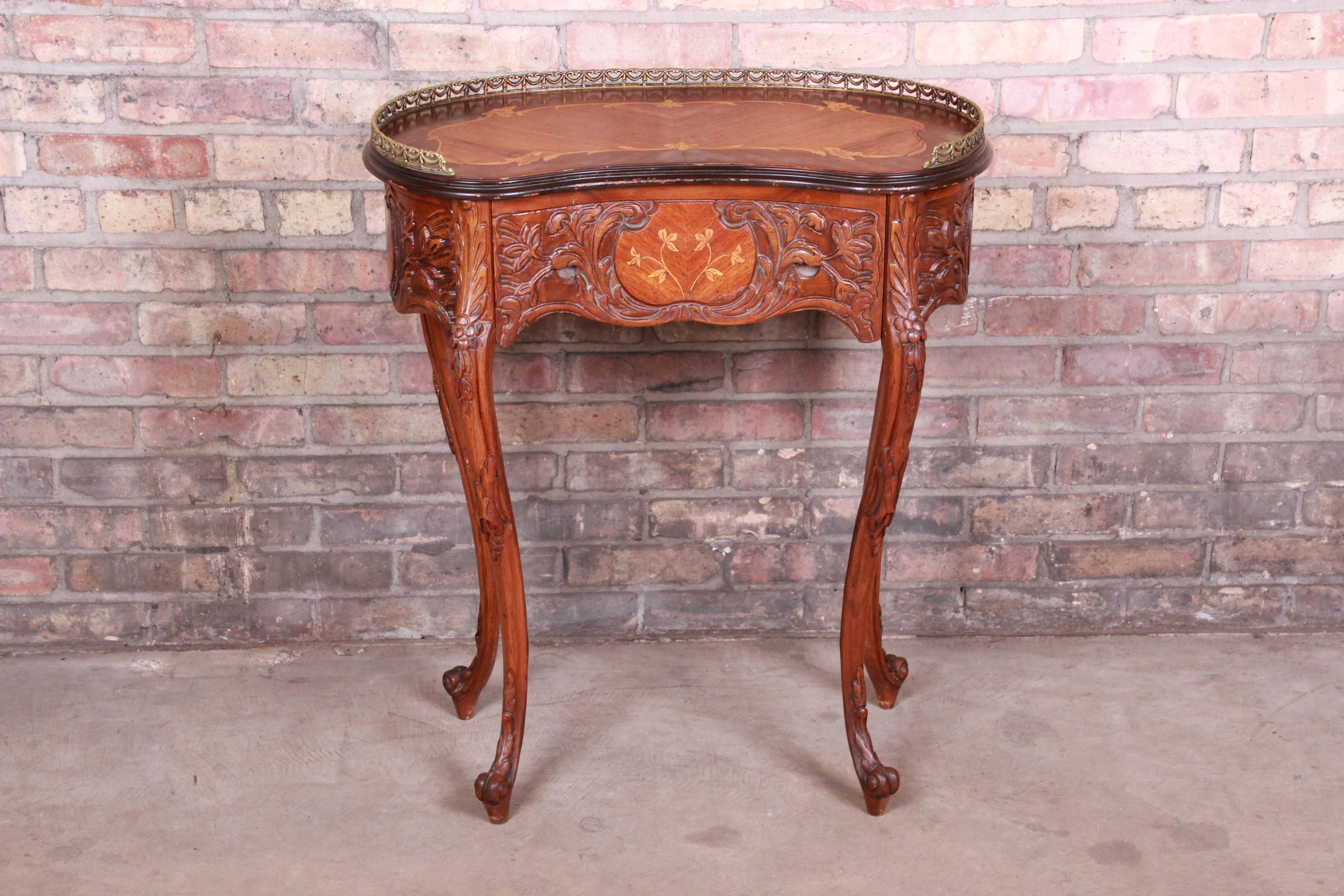 French Provincial Louis XV Inlaid Mahogany Kidney Shape Nightstand or Side Table In Good Condition In South Bend, IN