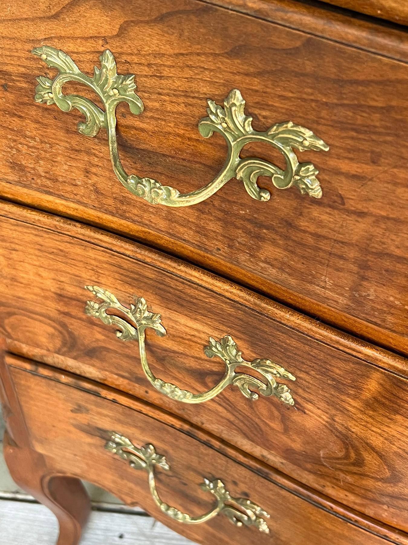 Early 20th Century French Provincial Louis XV Style Arbalète-form Walnut 3-Drawer Chest