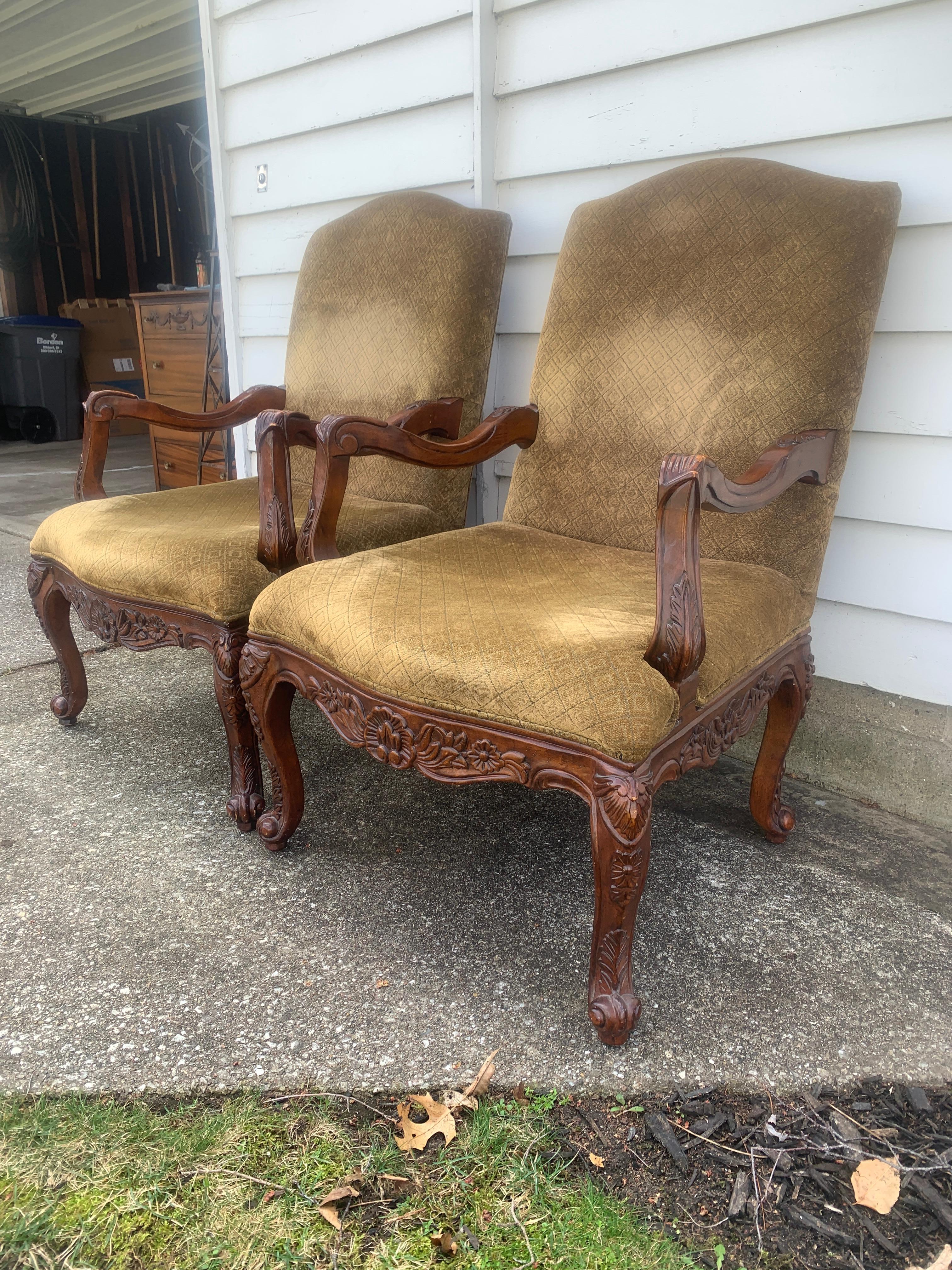 French Provincial Louis XV Style Armchairs, Pair In Good Condition For Sale In Elkhart, IN
