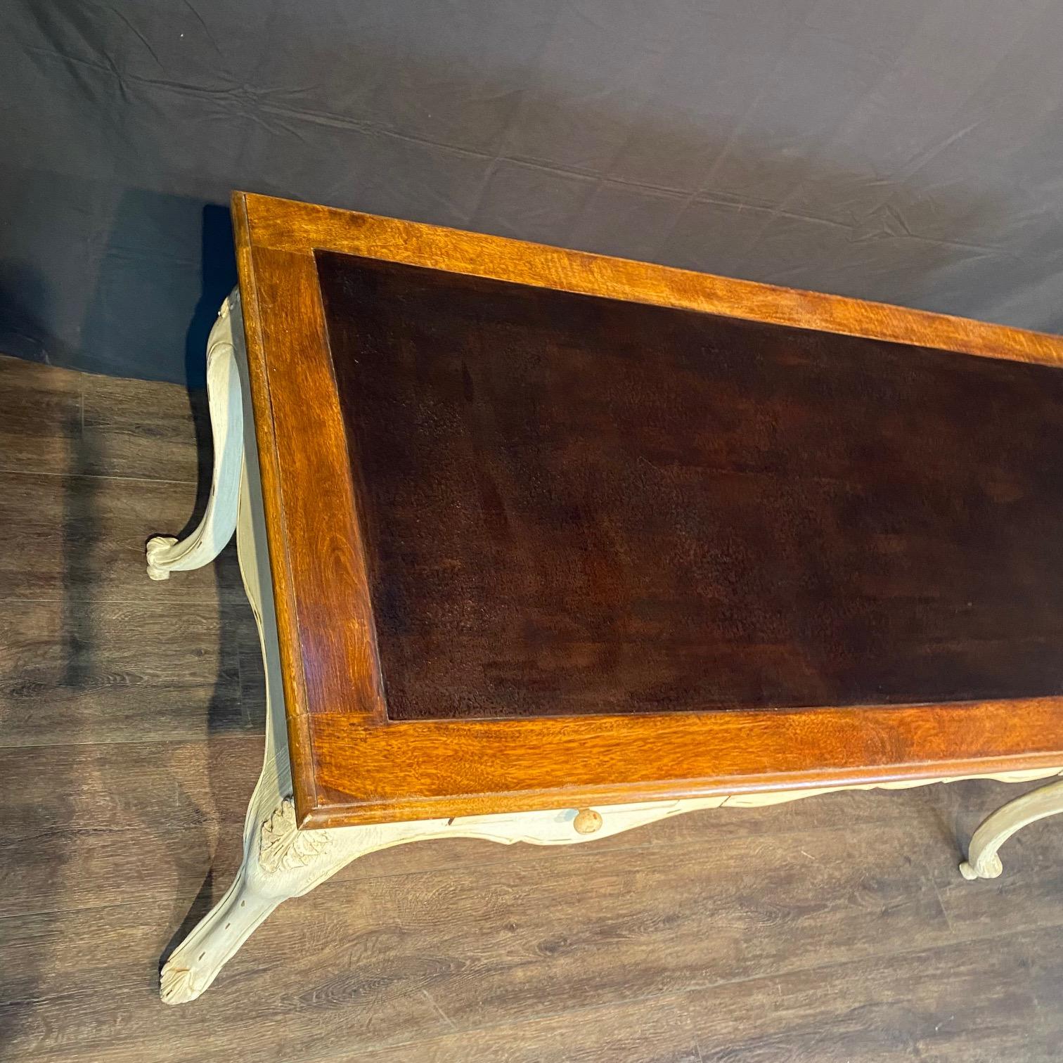 French Provincial Louis XV Style Paint Decorated Writing Desk im Angebot 5