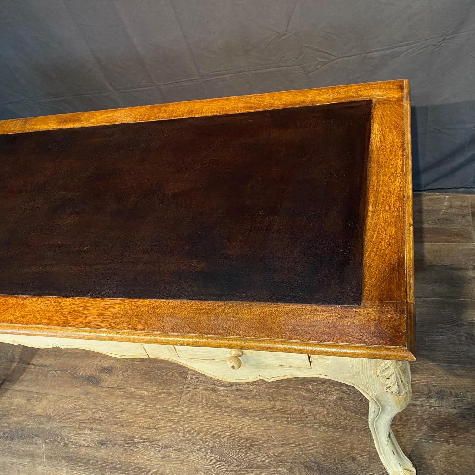 French Provincial Louis XV Style Paint Decorated Writing Desk im Angebot 6