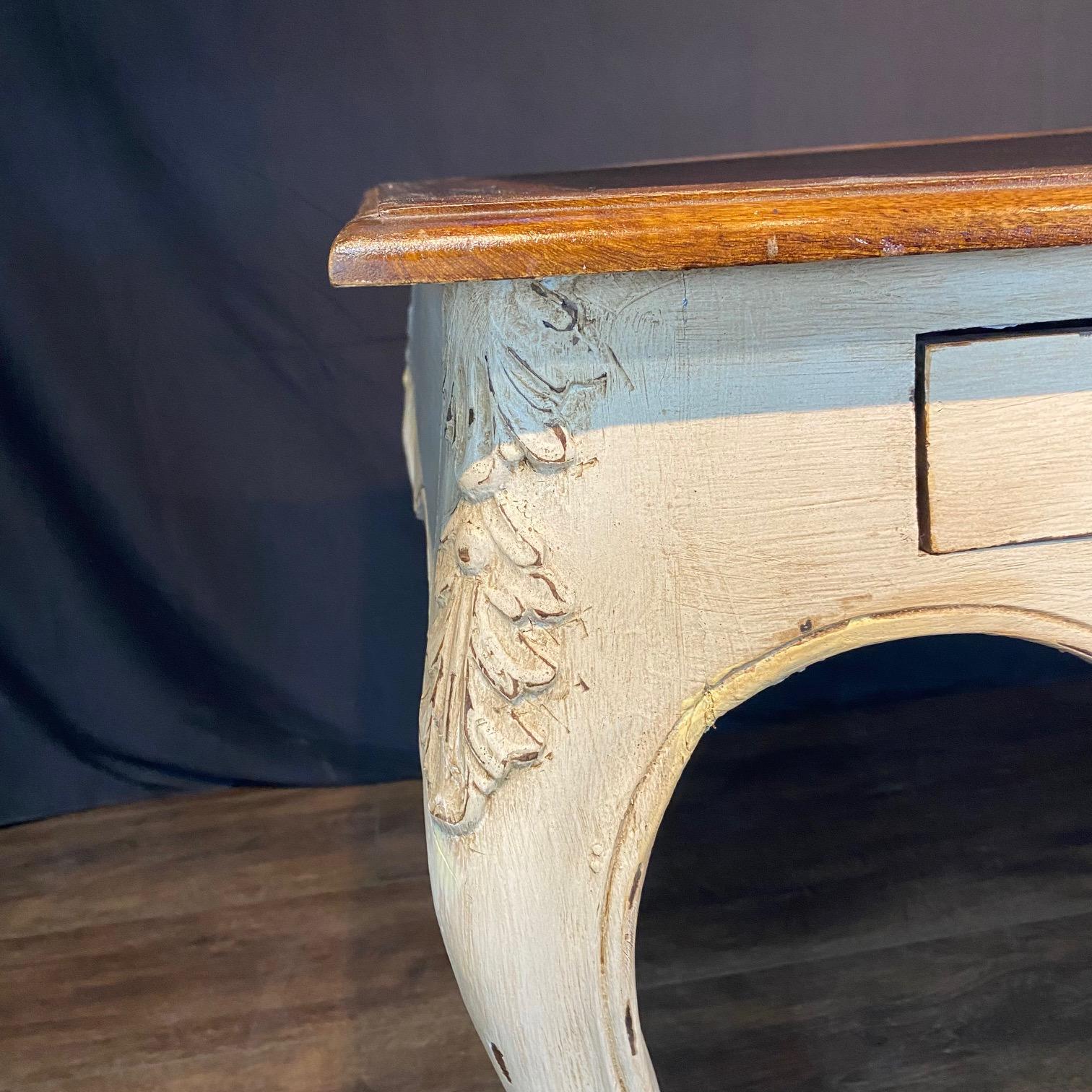 French Provincial Louis XV Style Paint Decorated Writing Desk (Holz) im Angebot