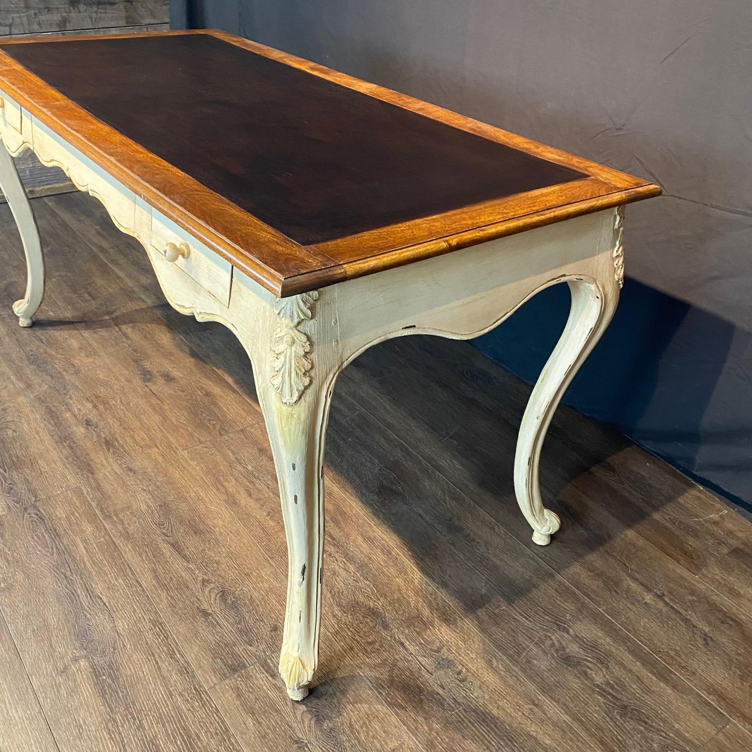 French Provincial Louis XV Style Paint Decorated Writing Desk im Angebot 2