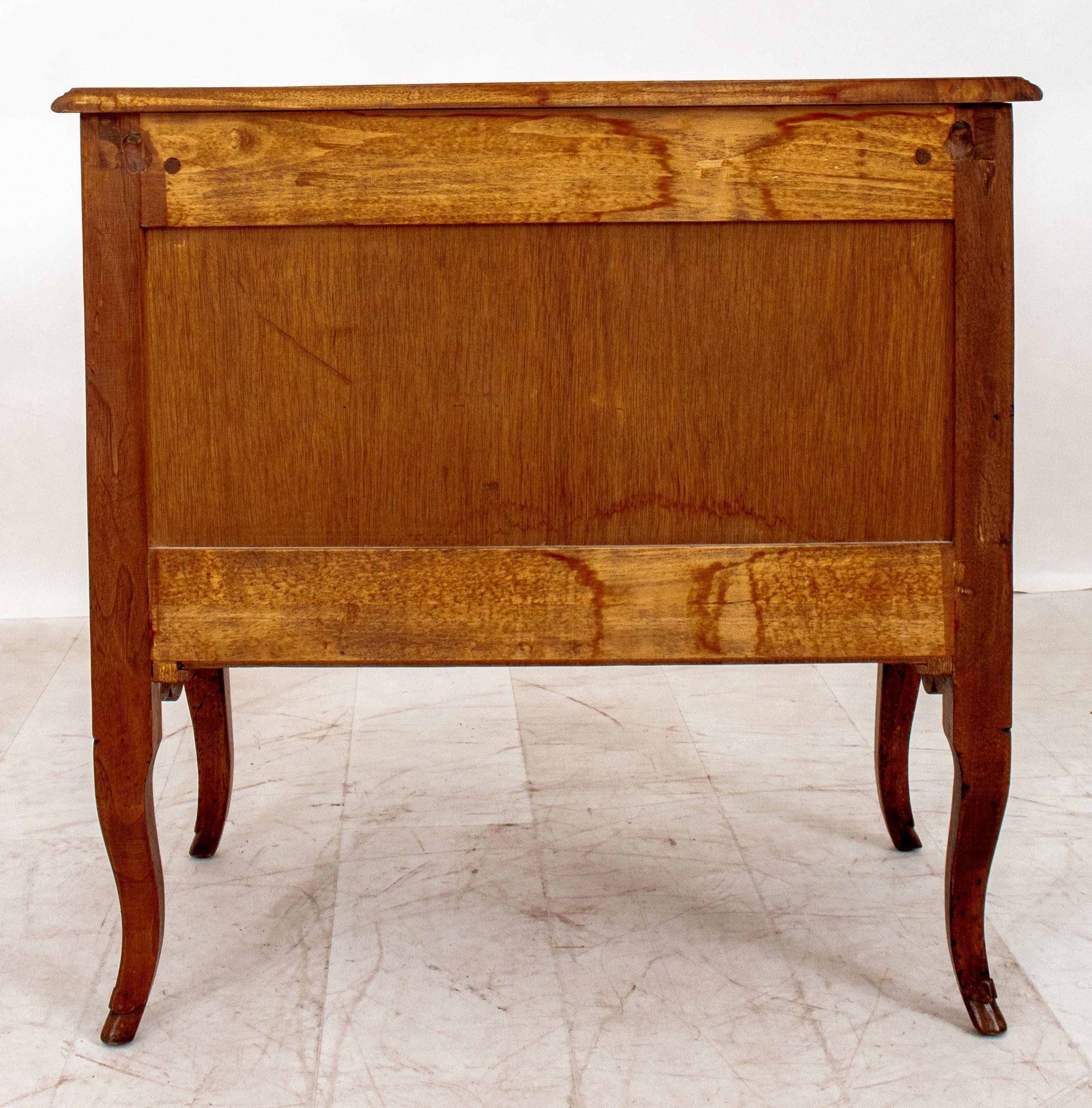 French Provincial Louis XV Style Small Commode In Good Condition In New York, NY
