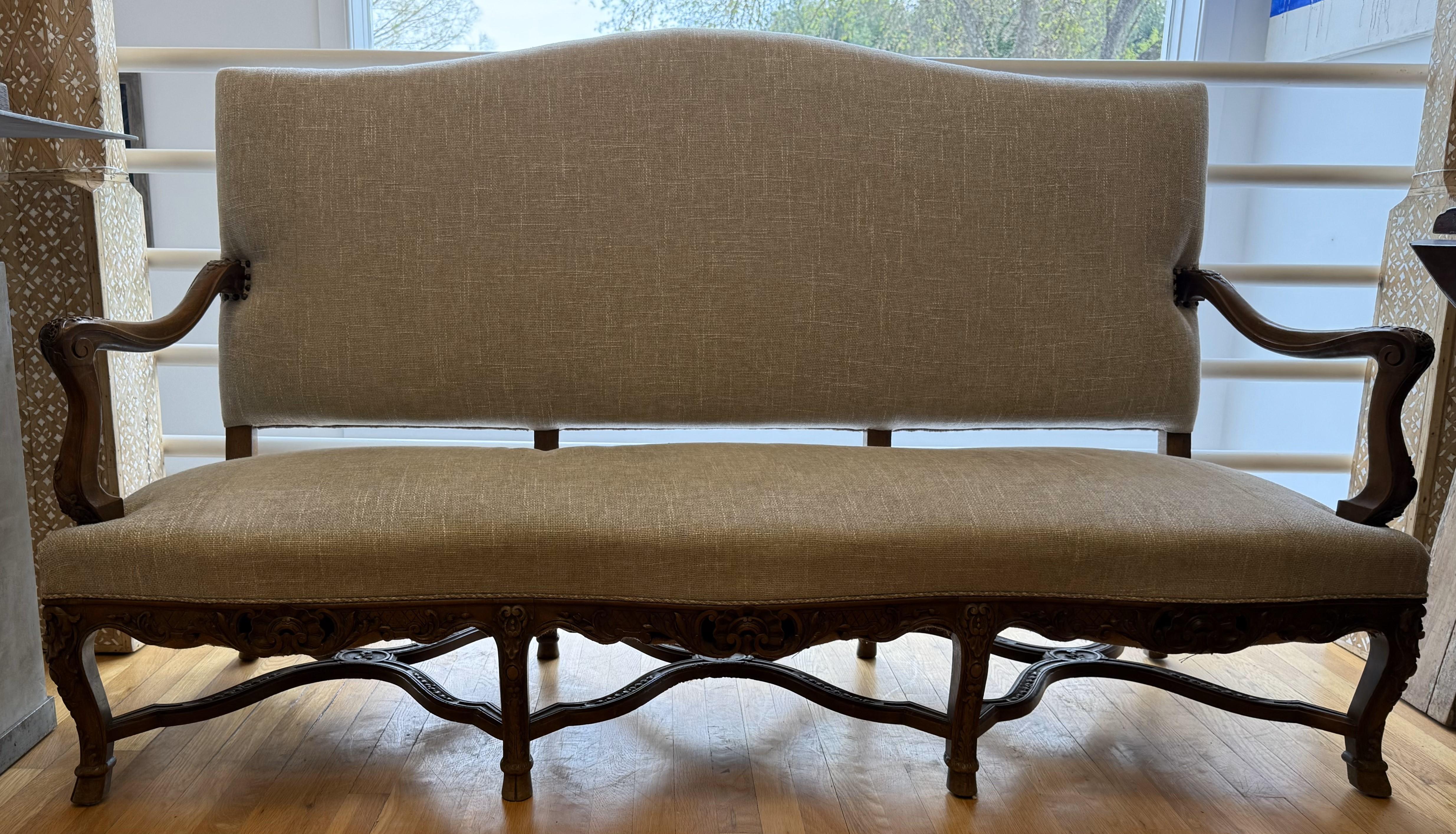 19th Century French Provincial Louis XV Walnut Settee For Sale