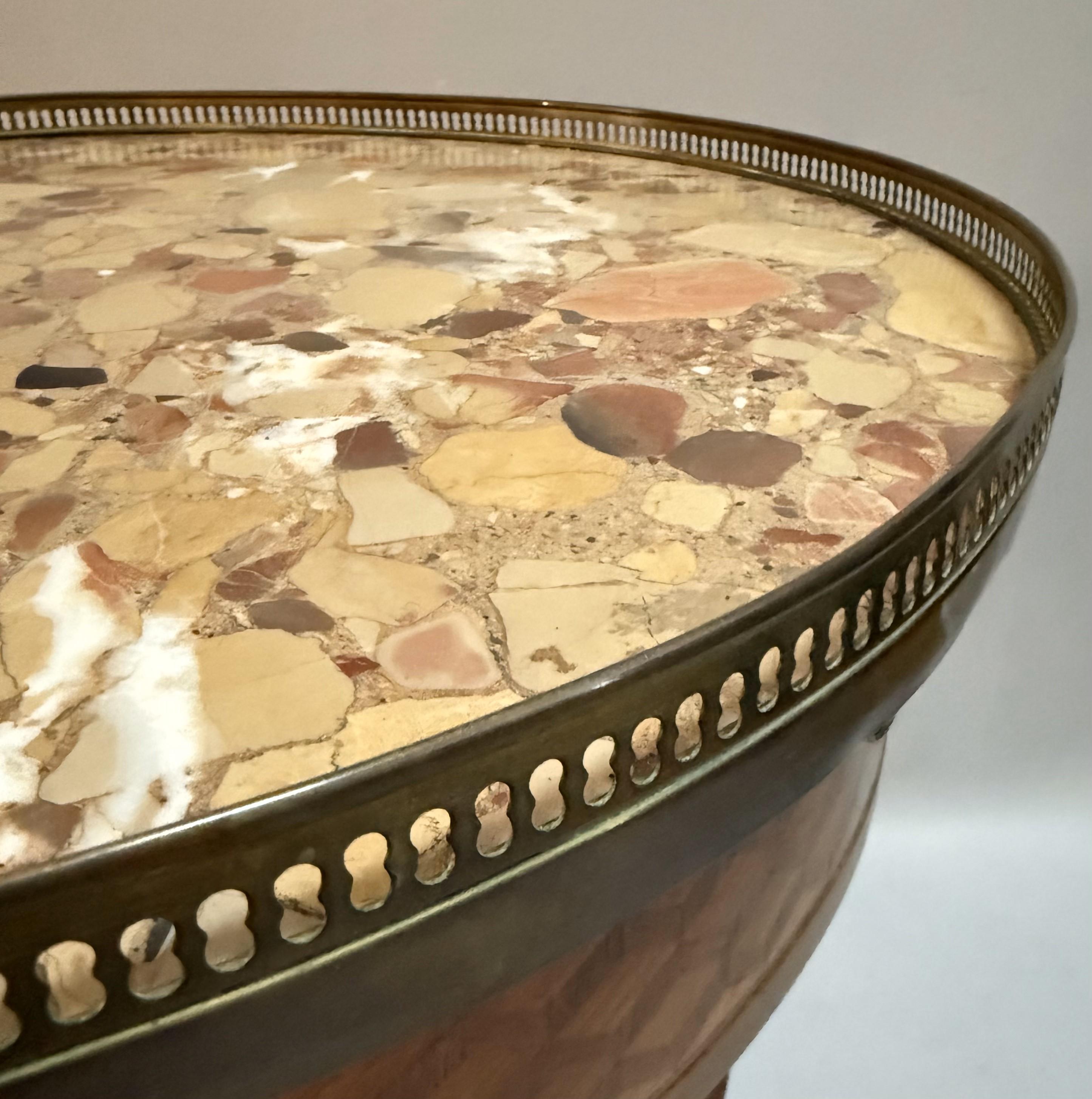 Mesa auxiliar francesa estilo Luis XVI con tapa de mármol espécimen en Excelente estado para la venta en Middleburg, VA