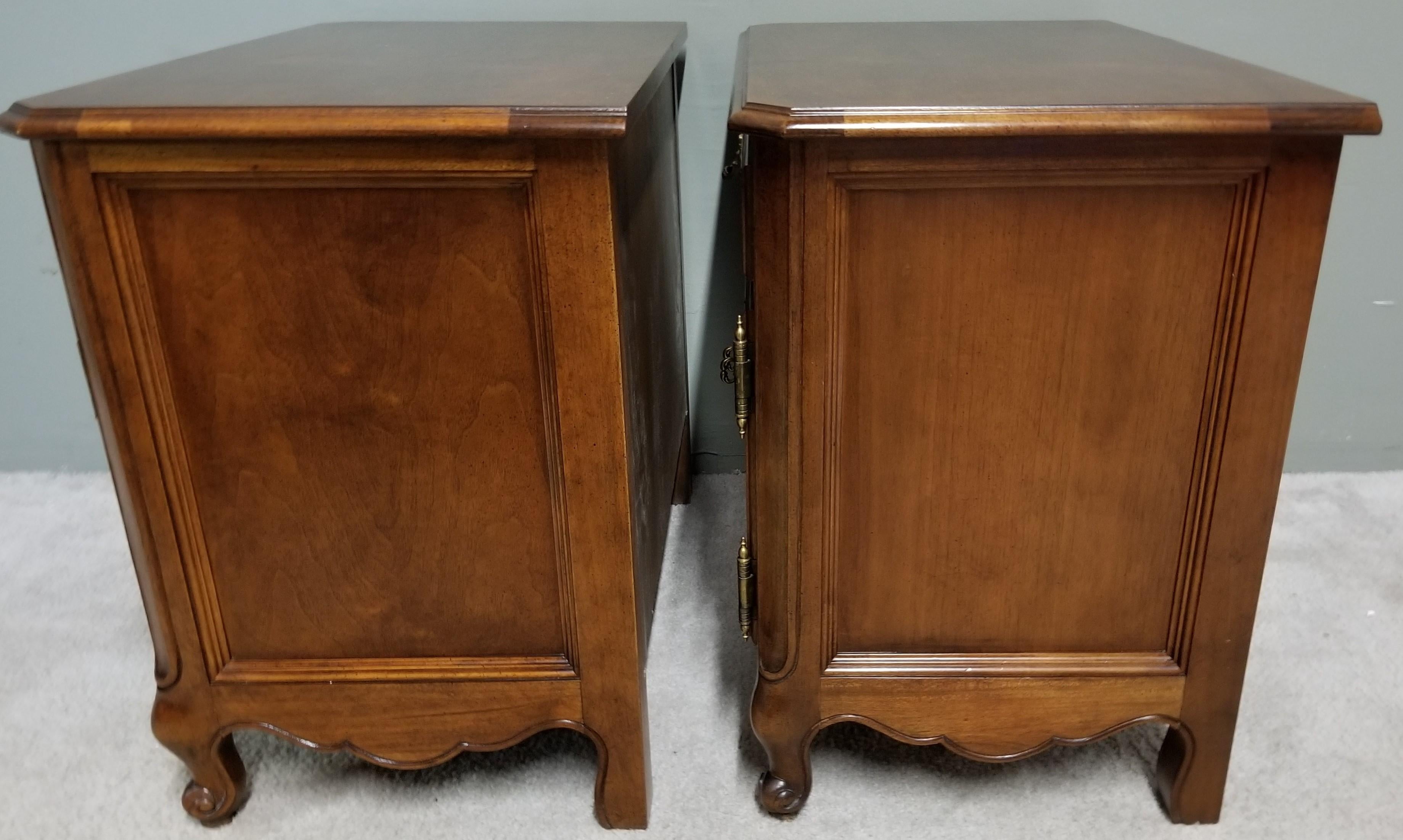 Late 20th Century French Provincial Mahogany Nightstands For Sale