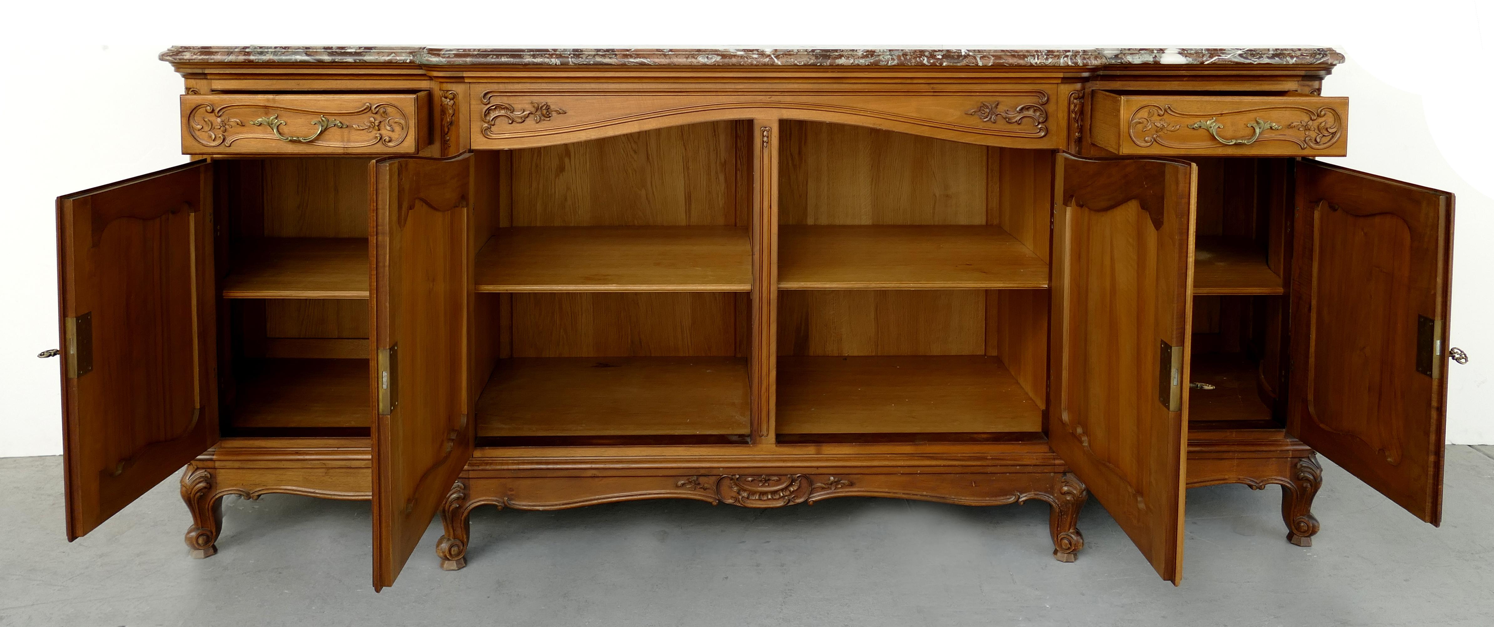 French Provincial Marble-Top Credenza/Sideboard in Carved Walnut In Good Condition In Miami, FL