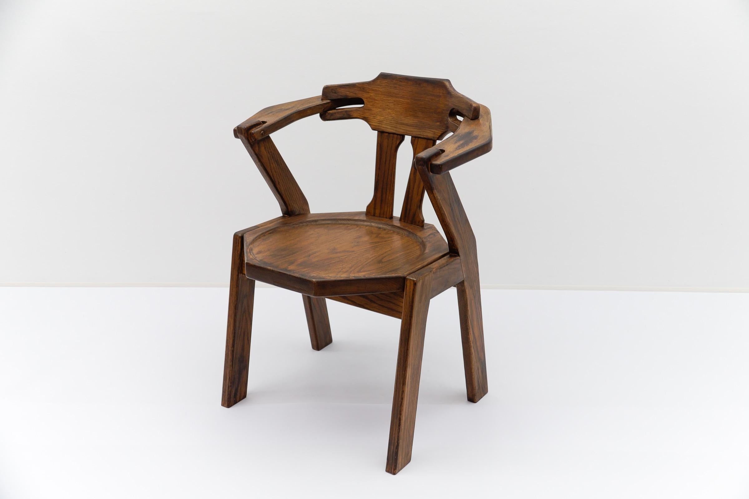 Silla provincial francesa de roble, década de 1960 Moderna de mediados de siglo en venta 4