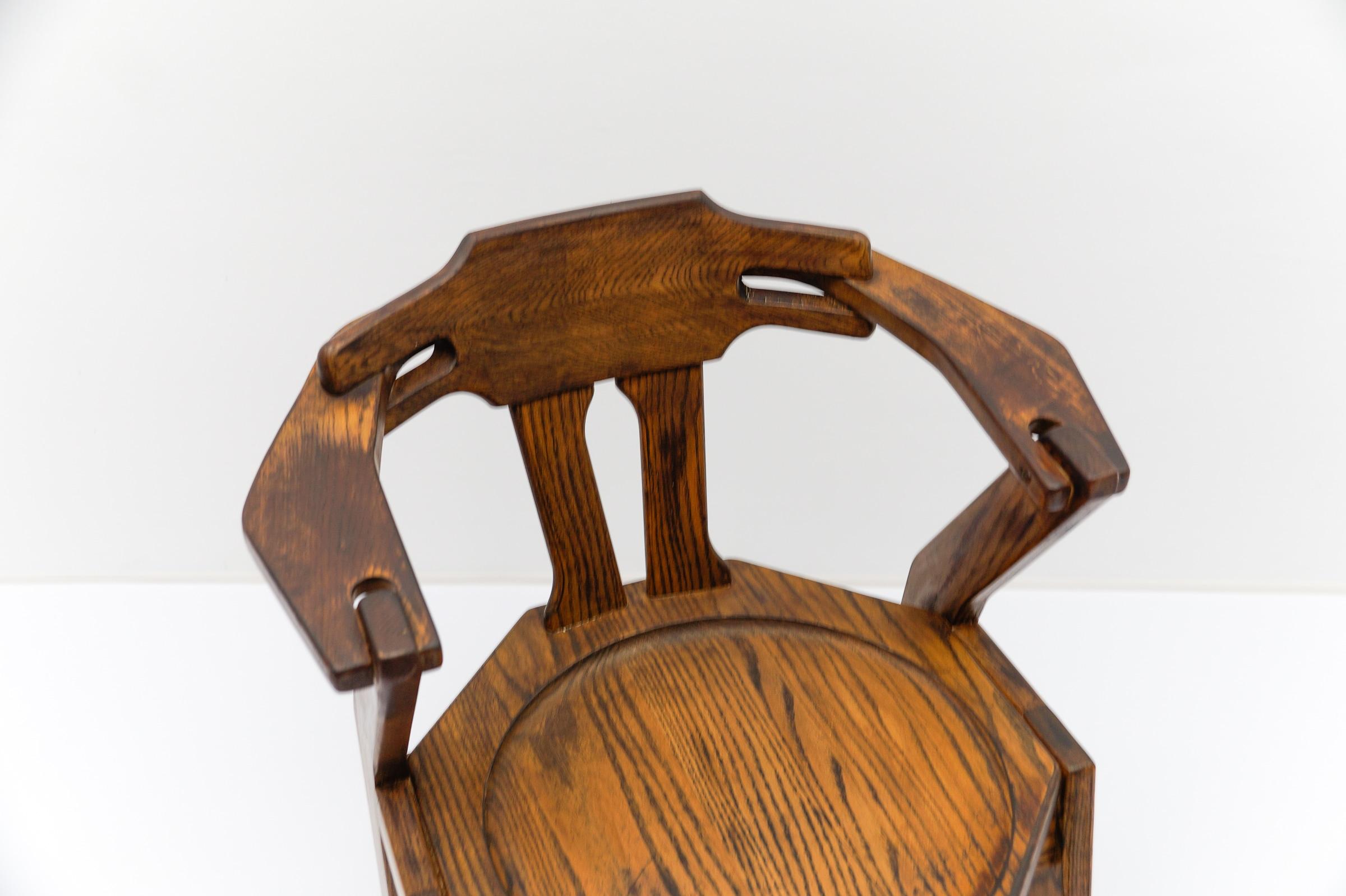 Stuhl aus Eiche im französischen Stil, 1960er Jahre, Mitte des Jahrhunderts im Angebot 4
