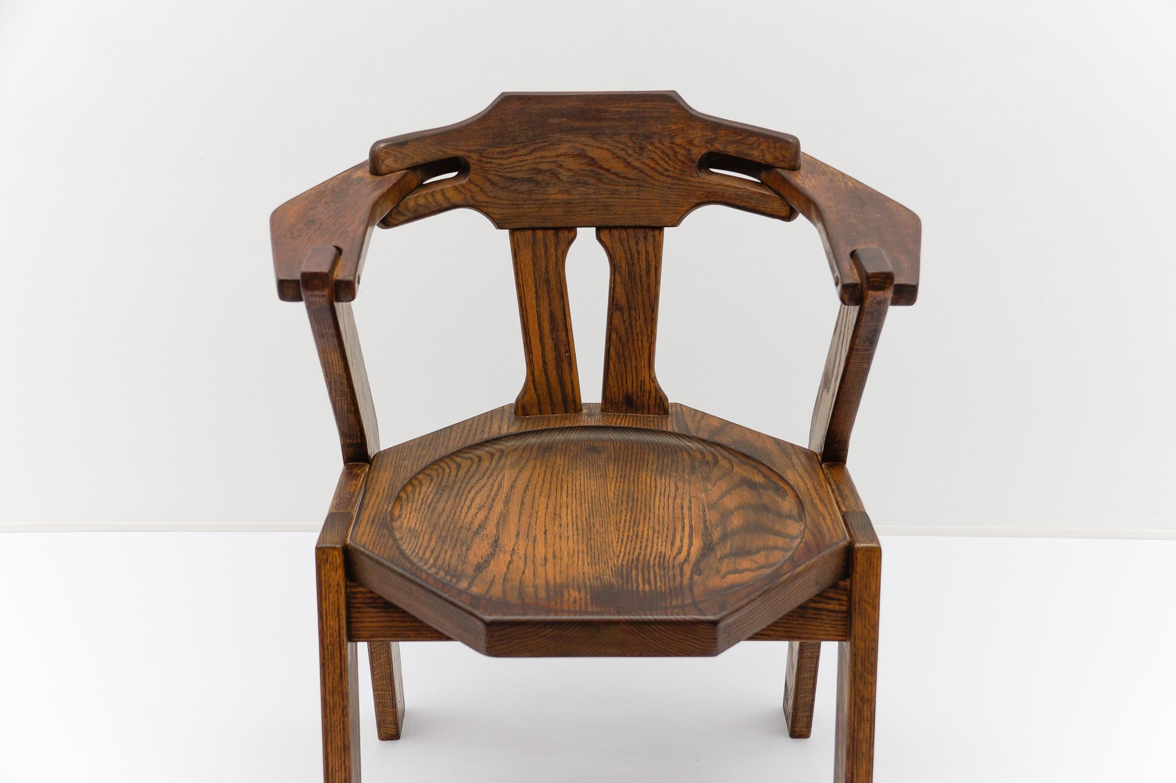 Silla provincial francesa de roble, década de 1960 Moderna de mediados de siglo en venta 4