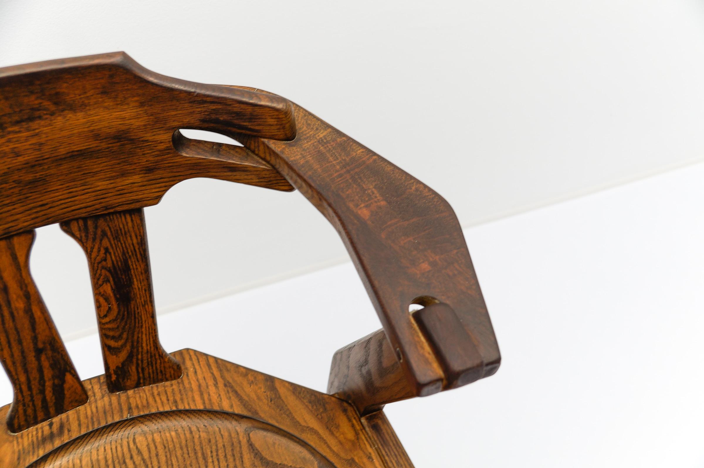 Silla provincial francesa de roble, década de 1960 Moderna de mediados de siglo en venta 5