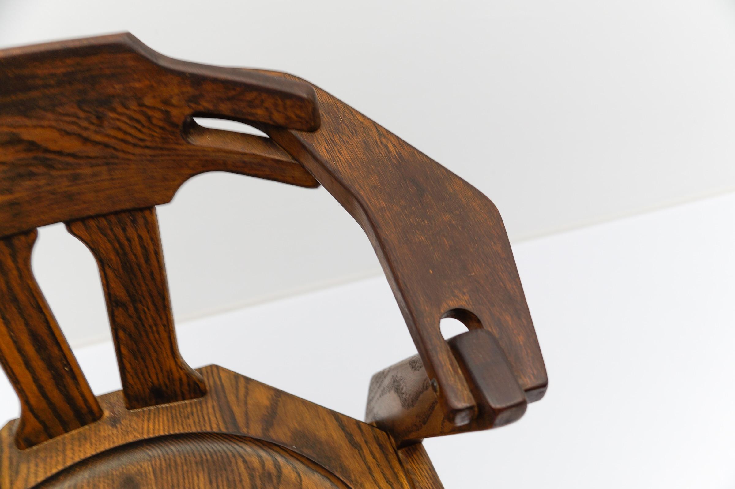 Silla provincial francesa de roble, década de 1960 Moderna de mediados de siglo en venta 7