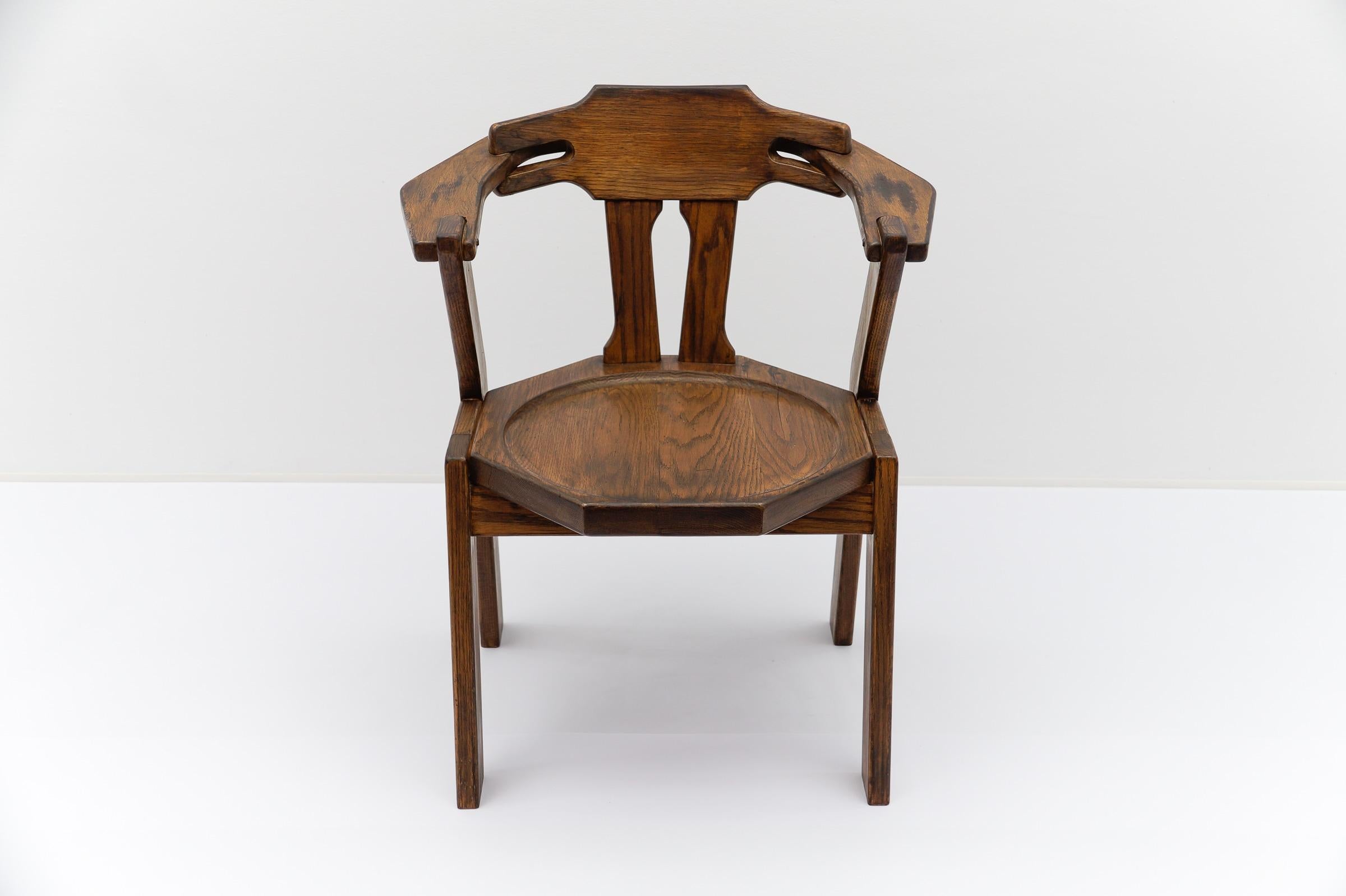 Silla provincial francesa de roble, década de 1960 Moderna de mediados de siglo Francés en venta