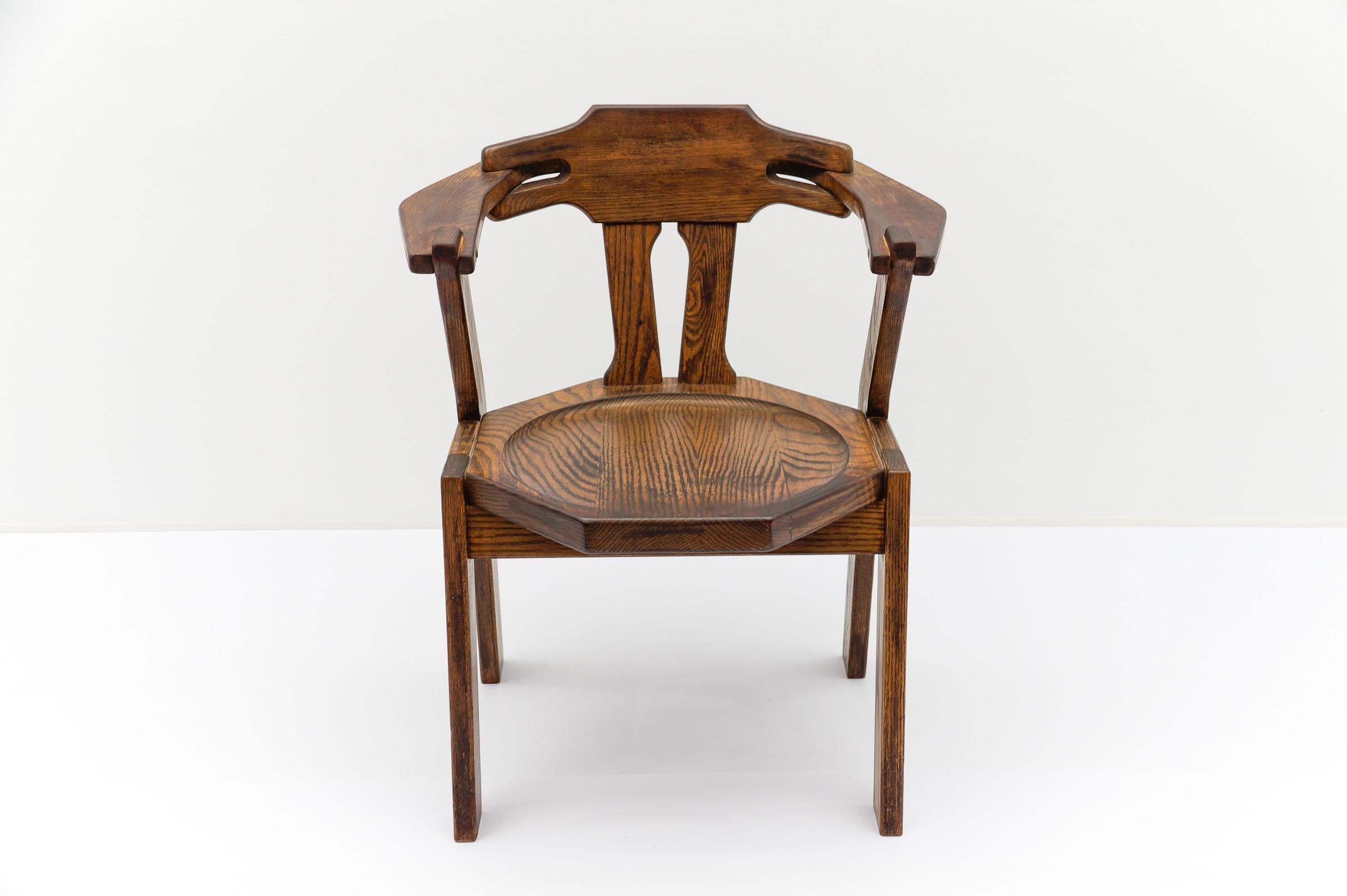 Silla provincial francesa de roble, década de 1960 Moderna de mediados de siglo Francés en venta