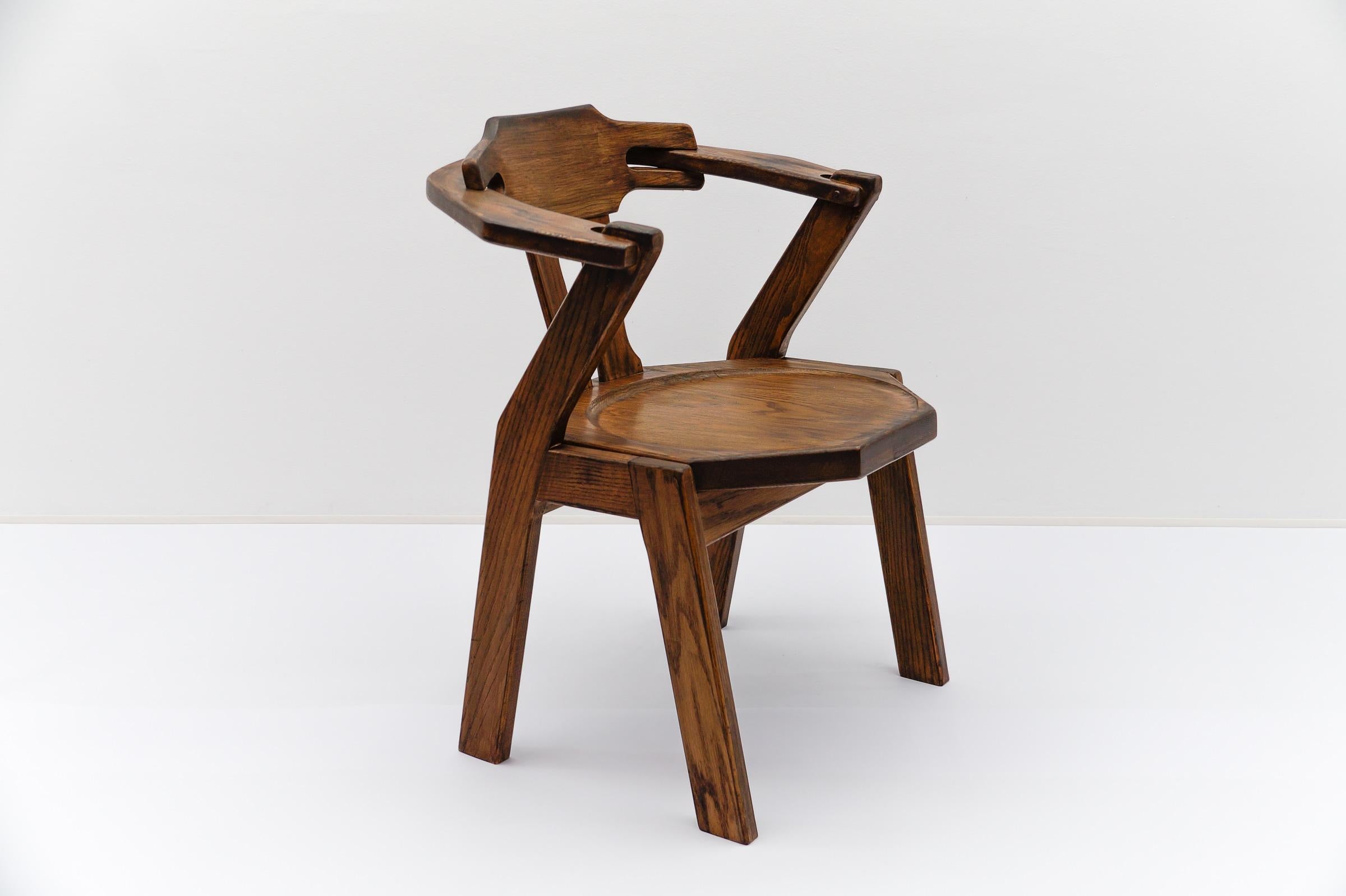 Silla provincial francesa de roble, década de 1960 Moderna de mediados de siglo mediados del siglo XX en venta