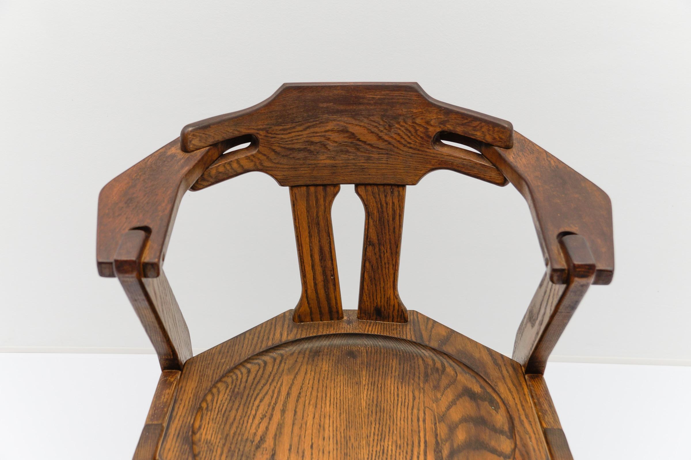 Silla provincial francesa de roble, década de 1960 Moderna de mediados de siglo en venta 2