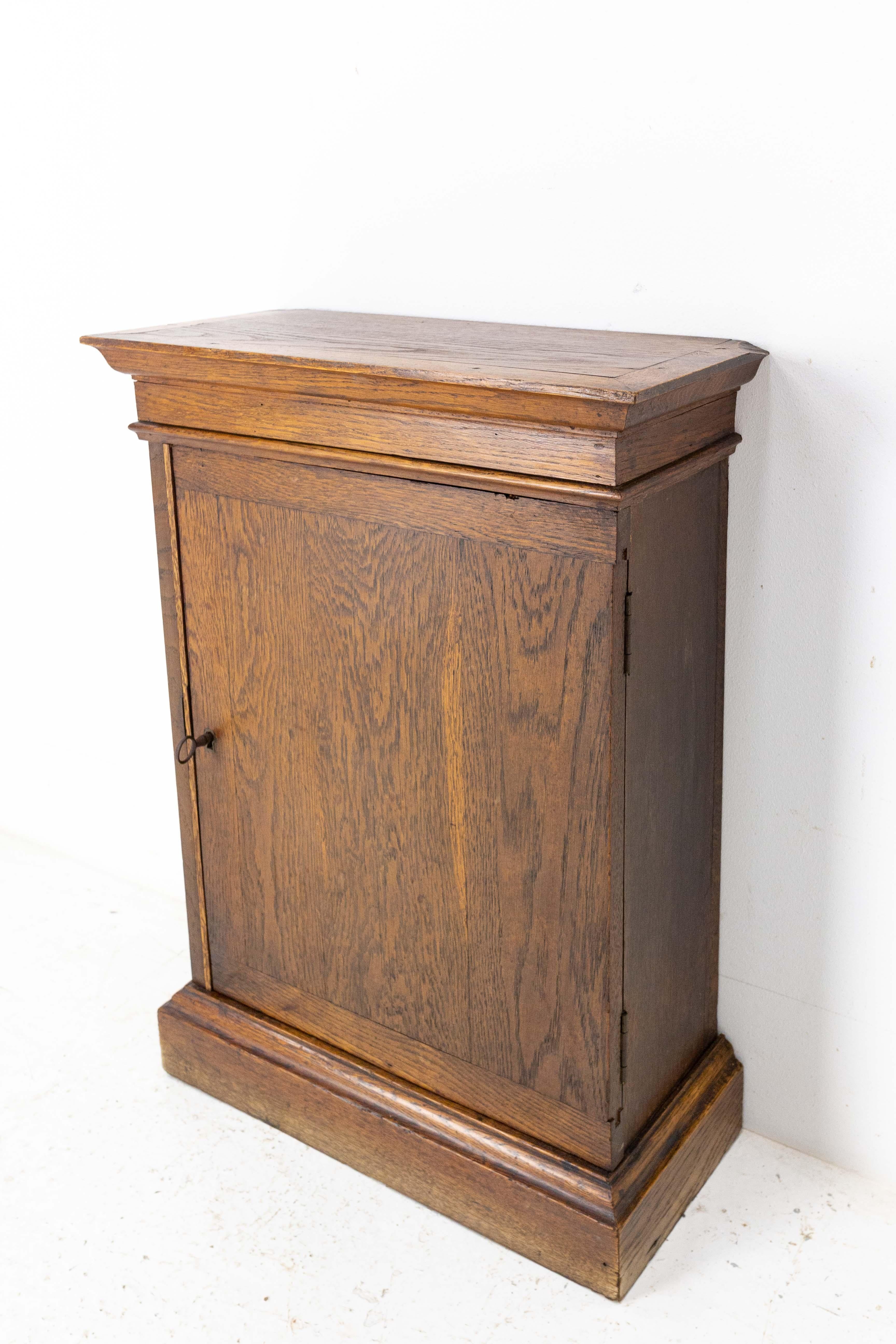 French Provincial Oak Little Cabinet, Early 20th Century 1