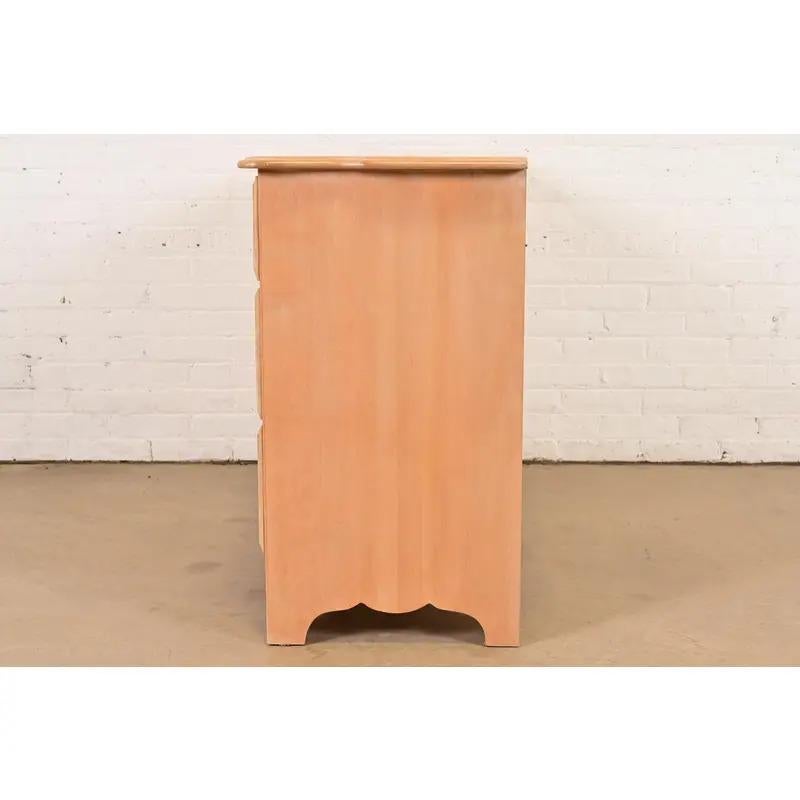 Comò a sei cassetti in acero francese provinciale o country in vendita 3