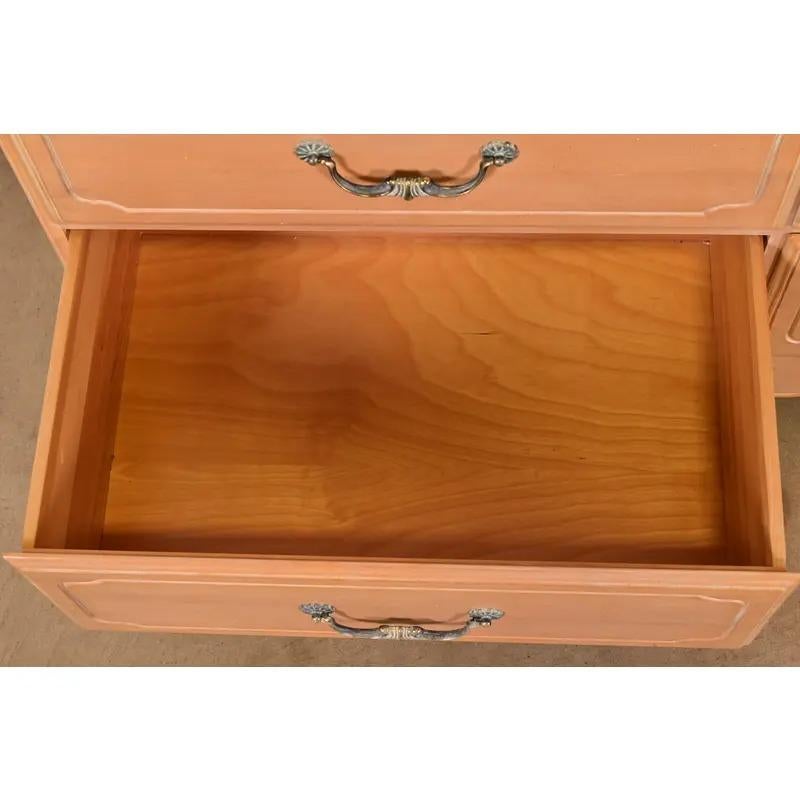 Ottone Comò a sei cassetti in acero francese provinciale o country in vendita