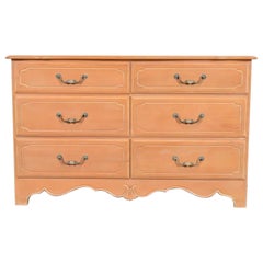 Cómoda de seis cajones de arce francés de estilo provincial francés o campestre