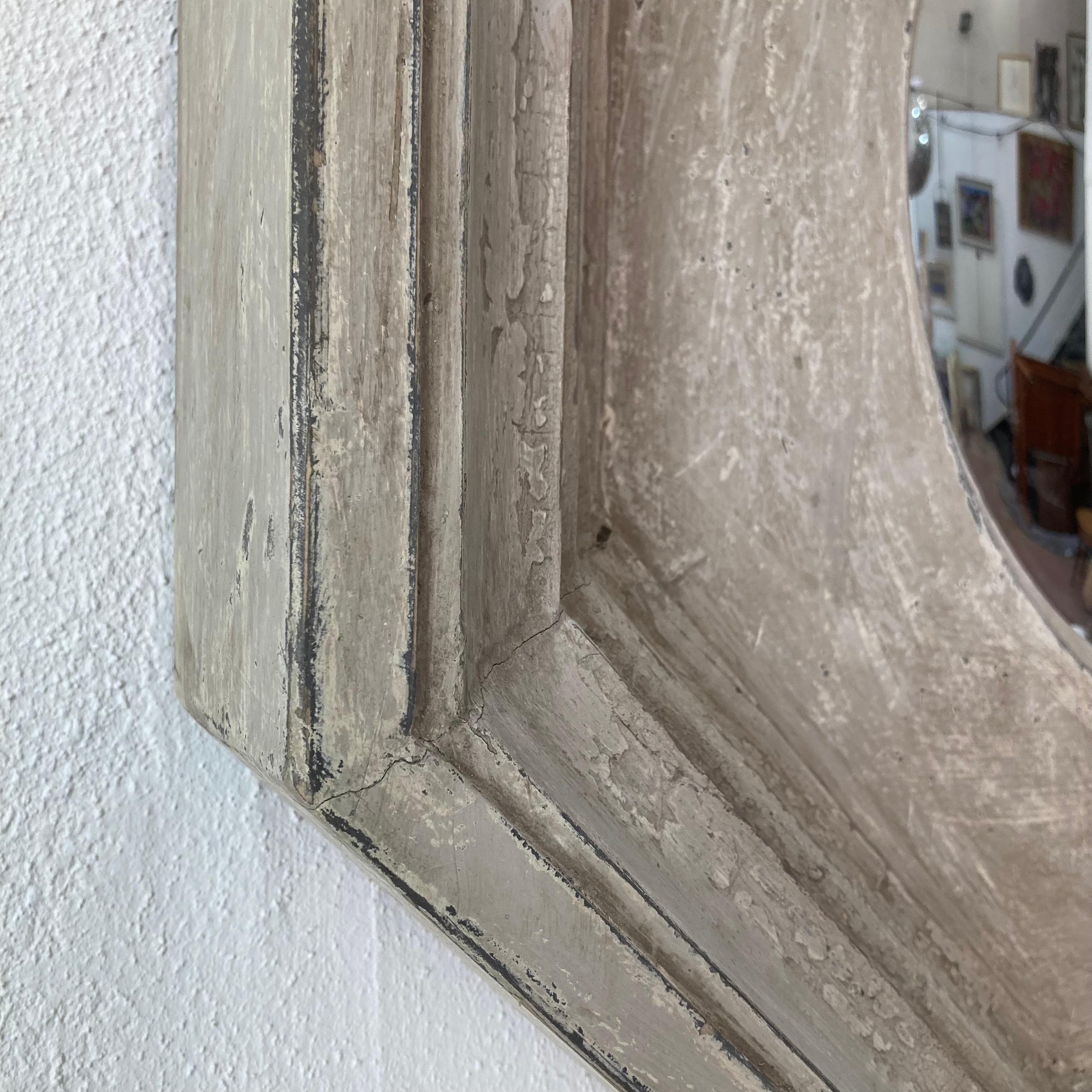 French Provincial painted Octagonal Convex Mirror In Fair Condition For Sale In Sherborne, GB
