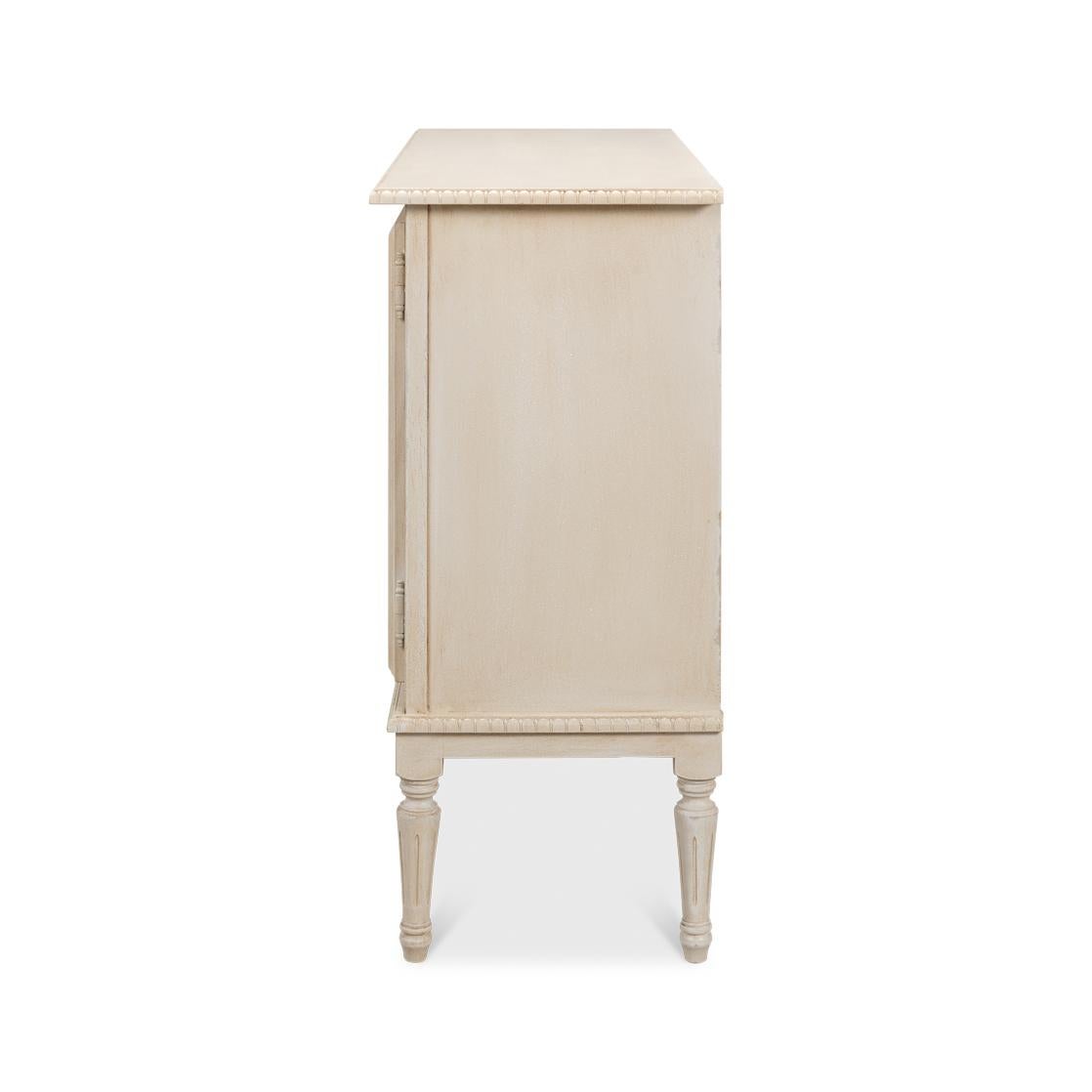 Legno Mobile laterale dipinto in stile provinciale francese in vendita
