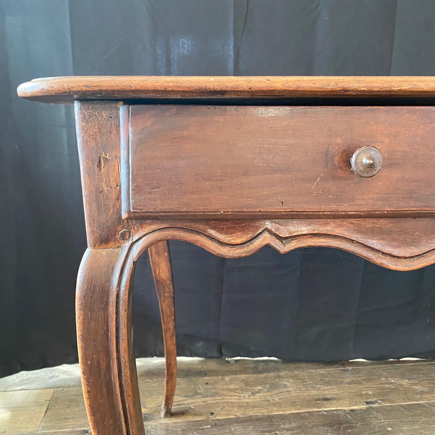 French Provincial Petite Desk or Side Table with 4 Sided Scalloped Apron  For Sale 7
