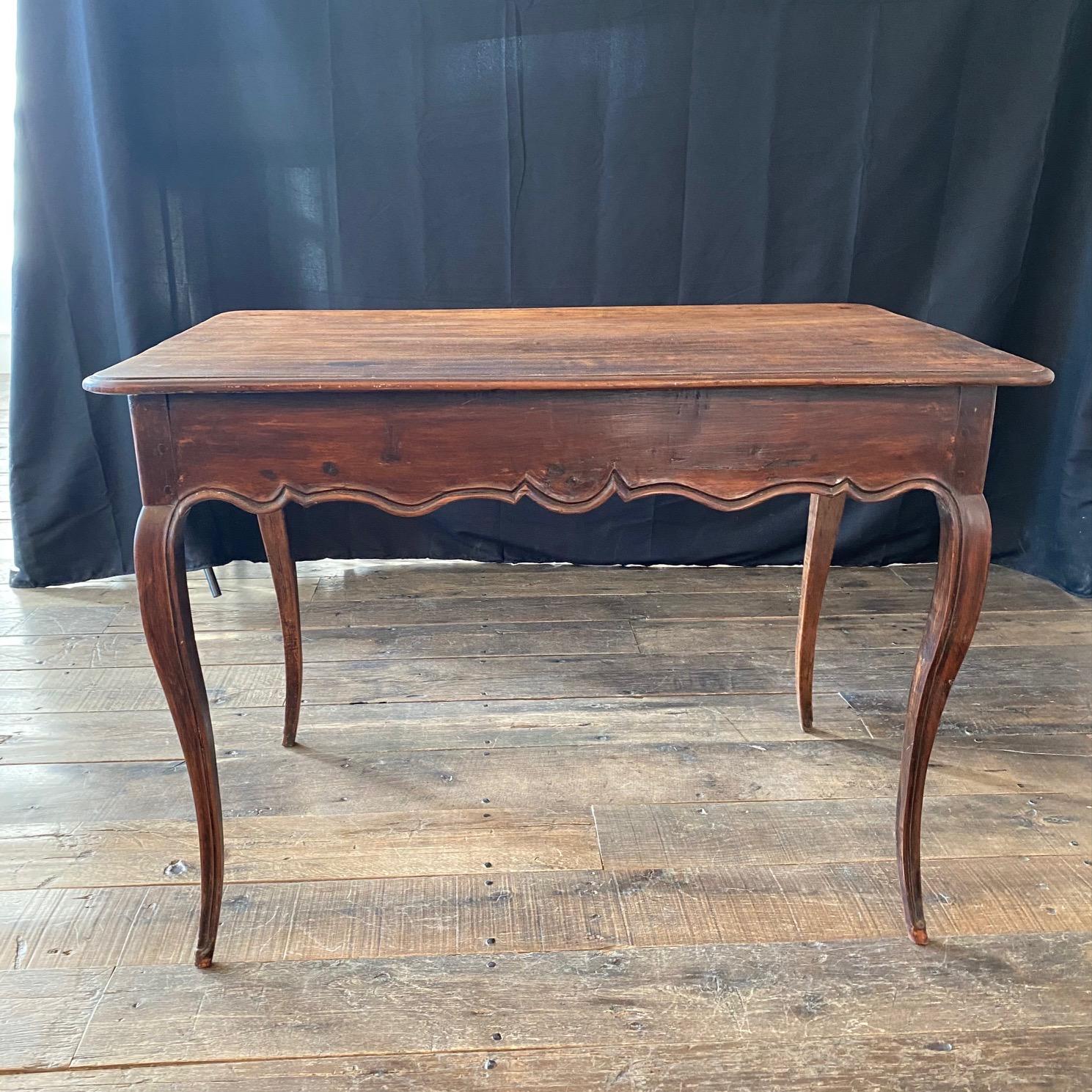 Walnut French Provincial Petite Desk or Side Table with 4 Sided Scalloped Apron  For Sale
