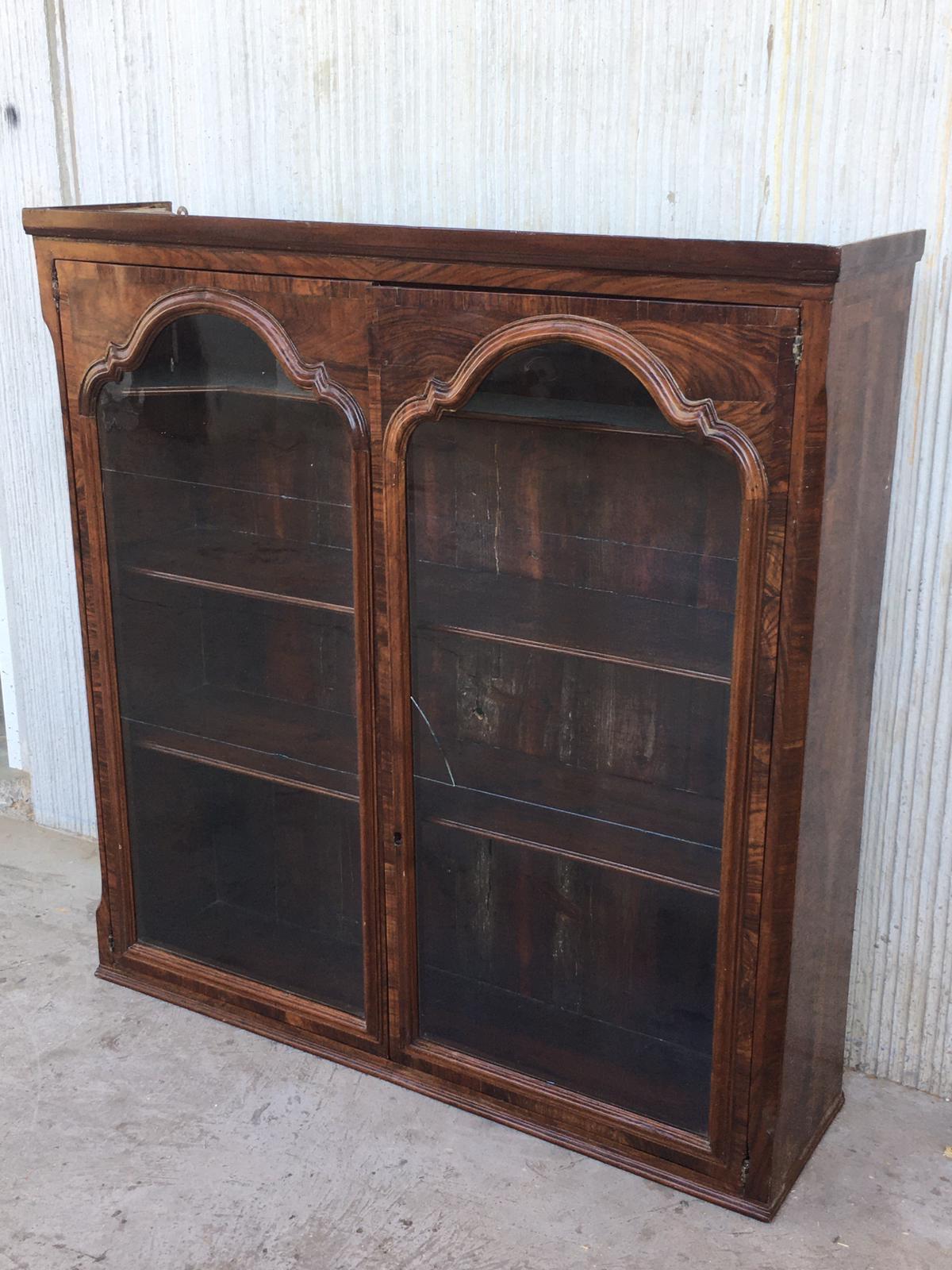 French Provincial Plantation Style Walnut Vitrine, Bookcase, 19th Century In Good Condition For Sale In Miami, FL