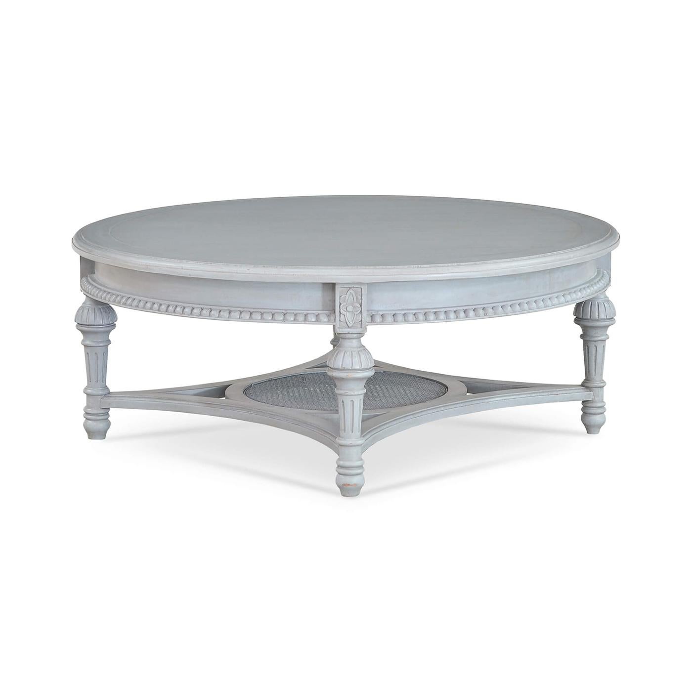 Asiatique Table basse ronde provinciale française grise en vente