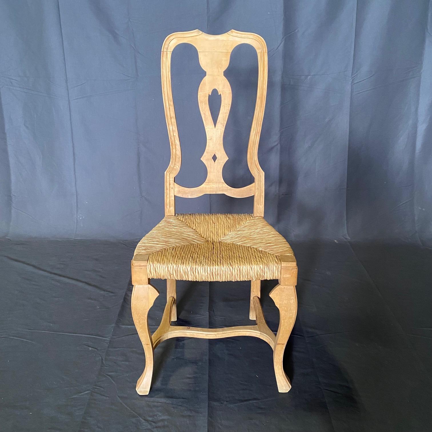 French Provincial Set of 4 Dining Chairs with Pierced Back Splat and Rush Seats In Good Condition For Sale In Hopewell, NJ
