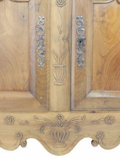 French Provincial Sideboard Buffet Artisan Vintage Country House Carved Walnut