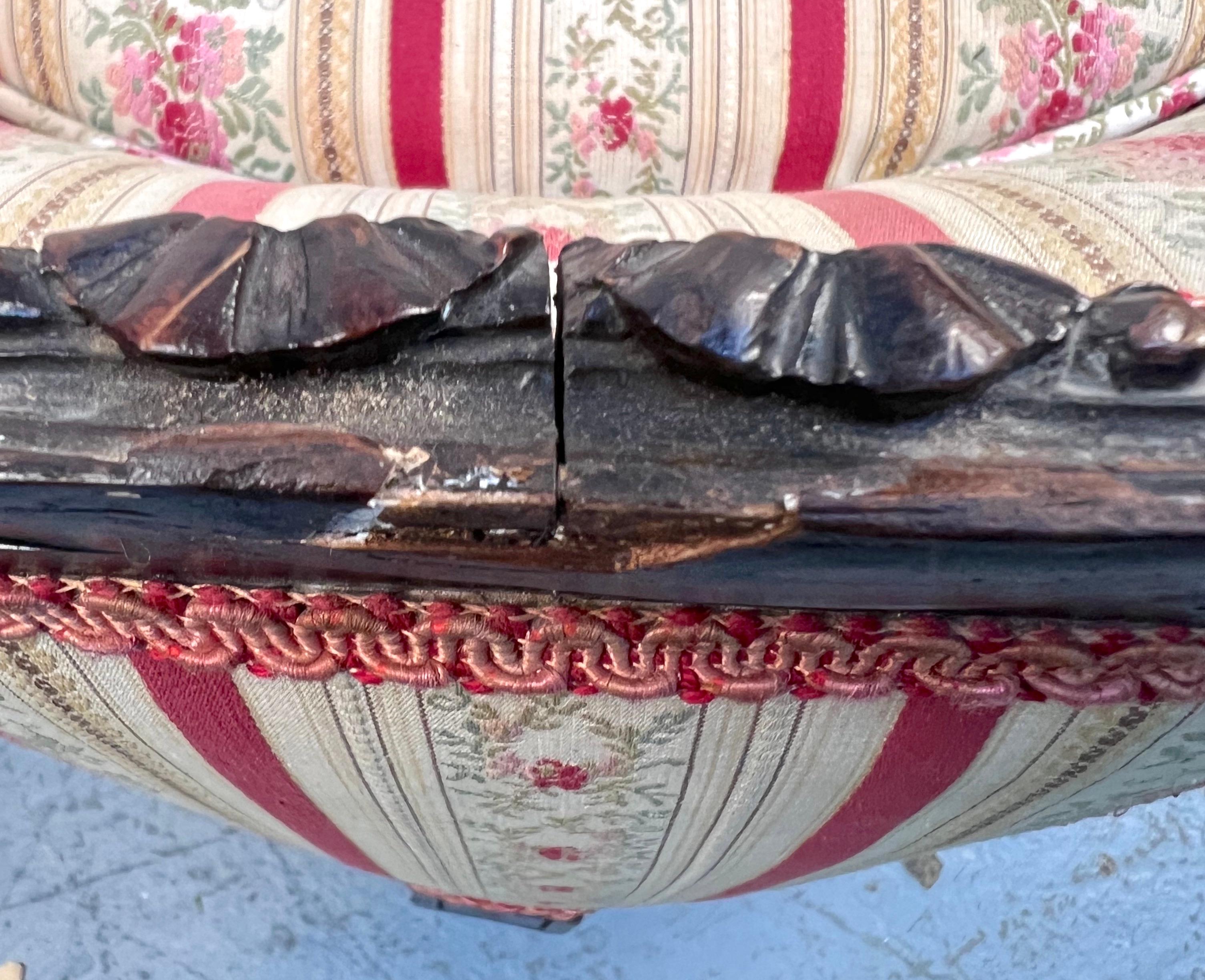 Fabric French Provincial Style Chaise Lounge Settee For Sale