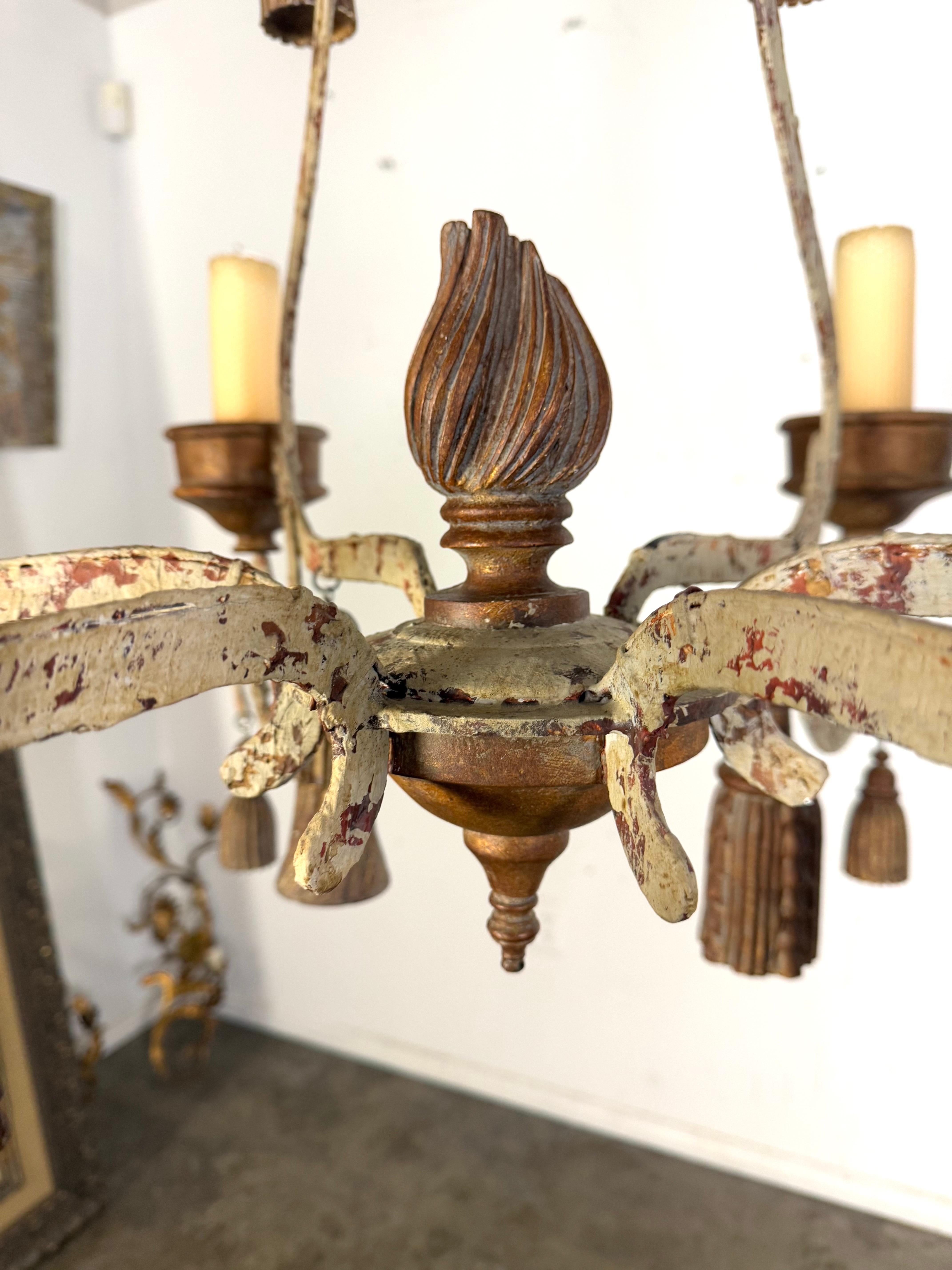 Nordamericano Il lampadario in stile provinciale francese di Niermann Weeks è disponibile in coppia in vendita