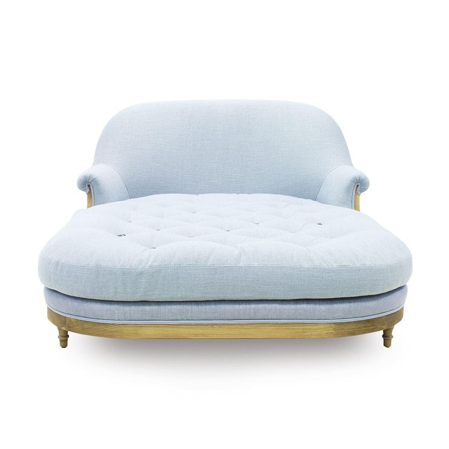 Luxury comfort with soft, airy and refined elegance. This chaise longue showcases rustic elegance at its finest. The high-quality handmade work gives comfort and elegance to your personal moments.
Available in many models because of our custom