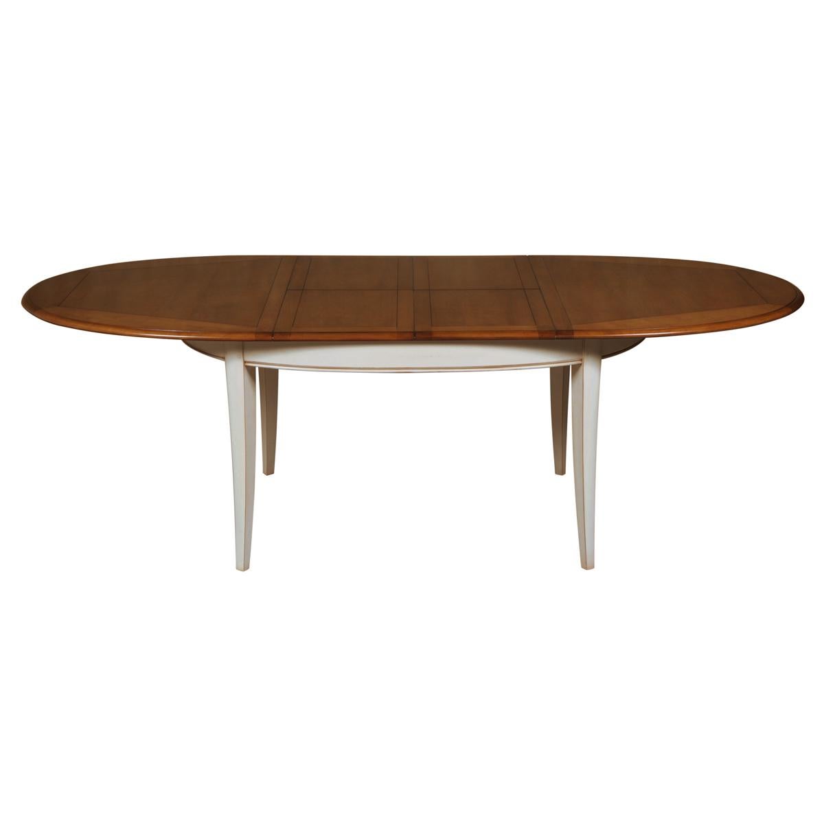Ausziehbarer ovaler Tisch im französischen Provinzstil mit hellweißer cremefarbener Oberfläche (Französisch) im Angebot