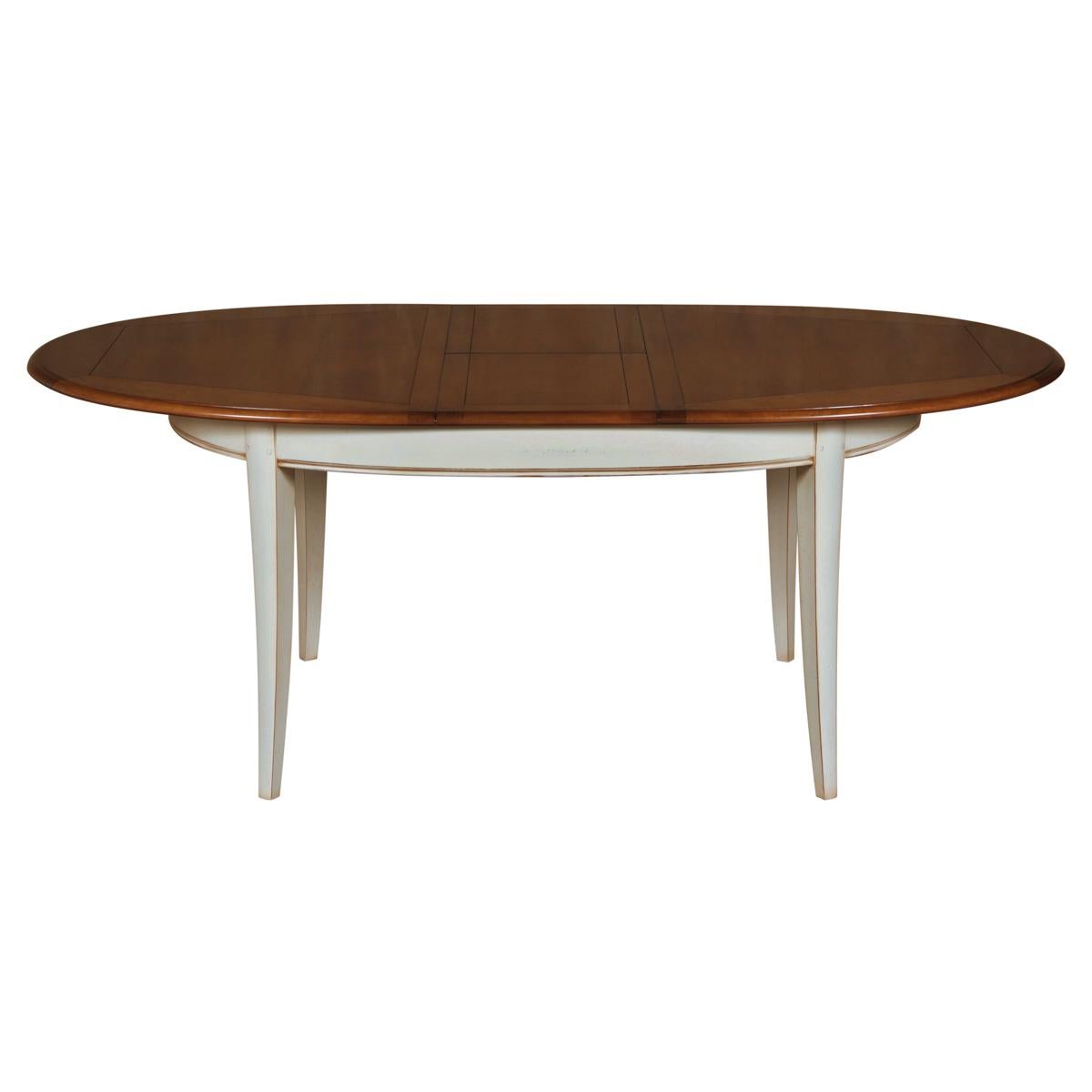 Ausziehbarer ovaler Tisch im französischen Provinzstil mit hellweißer cremefarbener Oberfläche im Zustand „Neu“ im Angebot in Landivy, FR