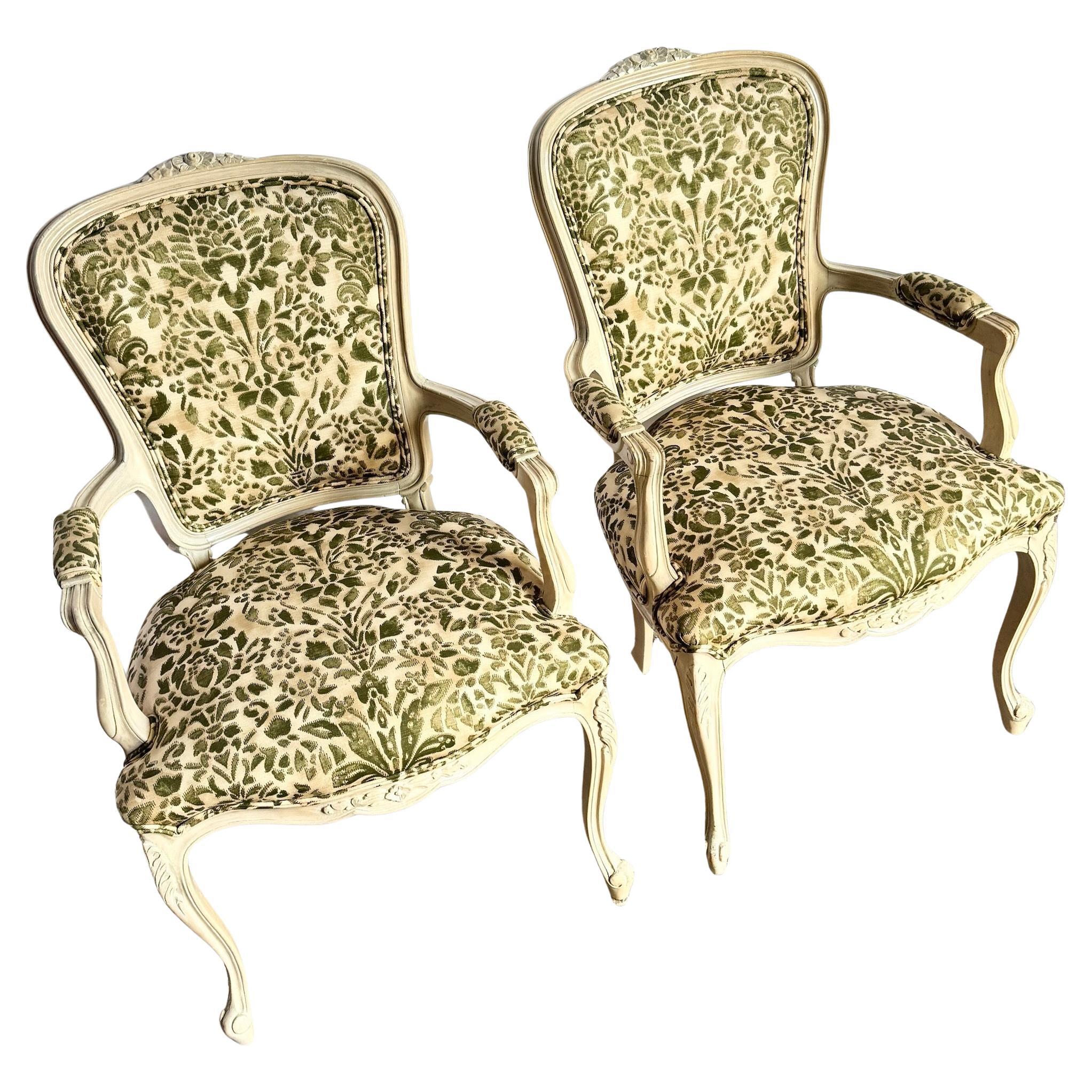 Poltroncine in stile provinciale francese con motivo a fogliame - Una coppia in vendita