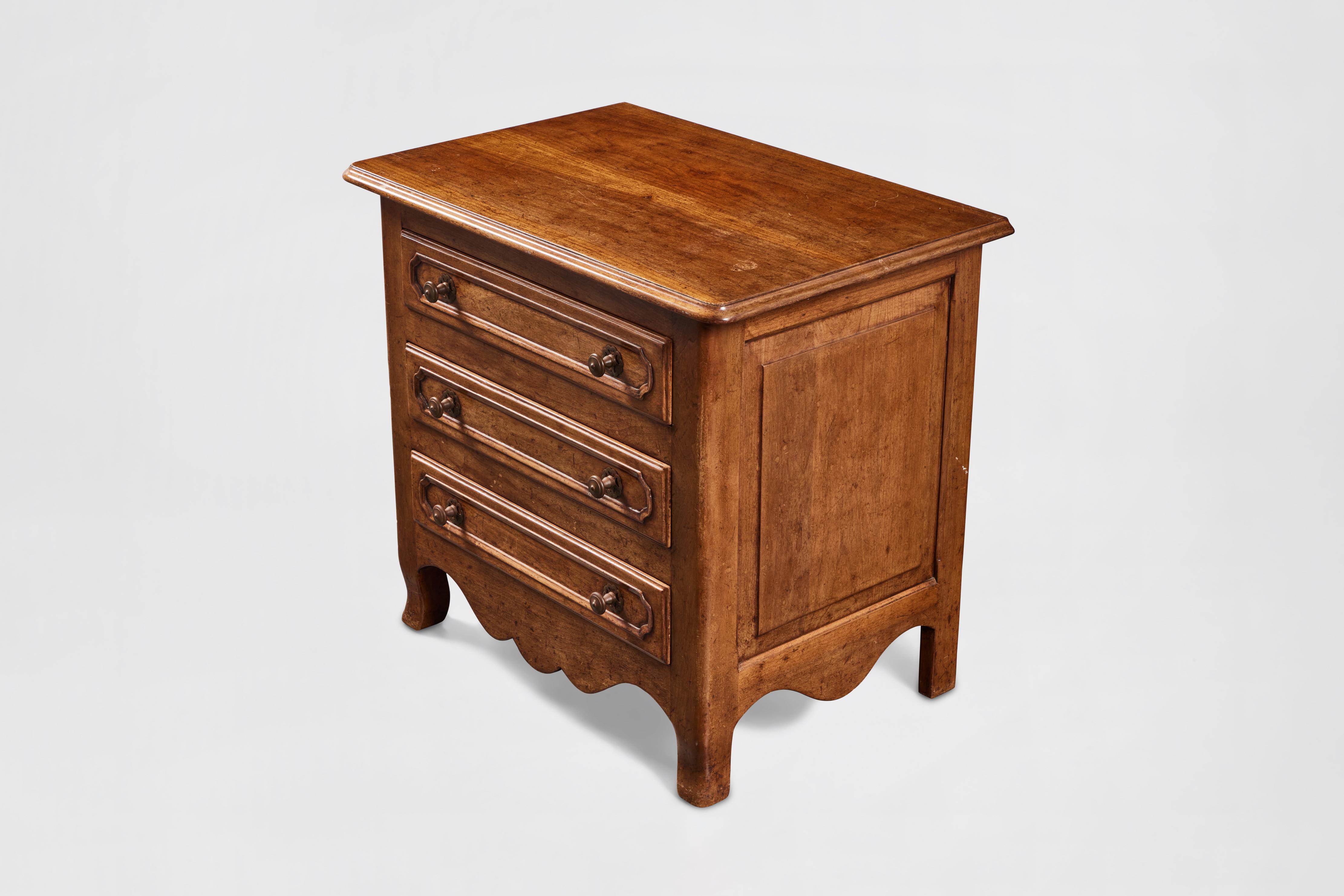 French Provincial Style Mahogany 3-Drawer Chest For Sale 2