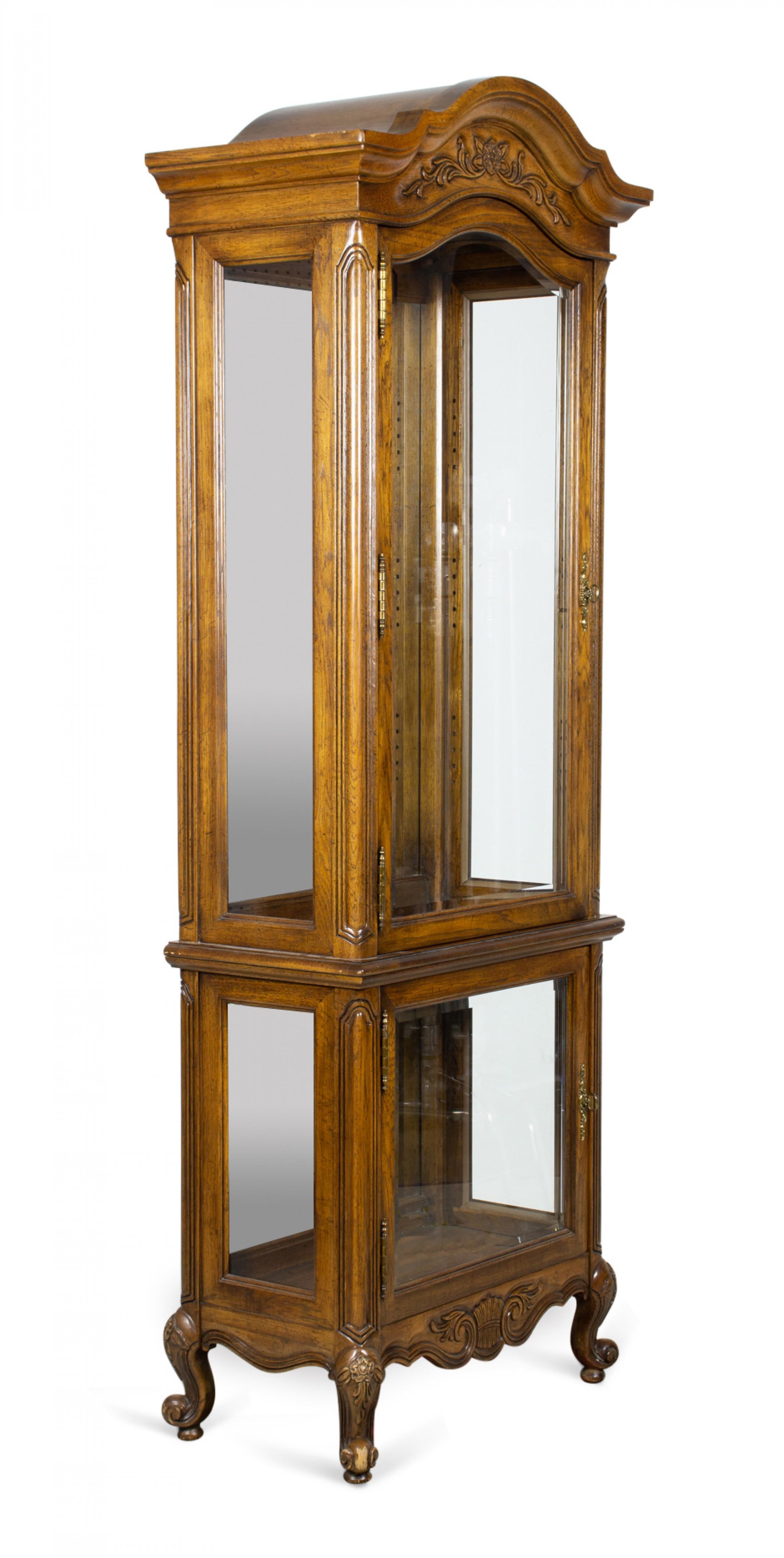French Provincial-Style Mirrored and Electrified Carved Oak Display Cabinet For Sale 1