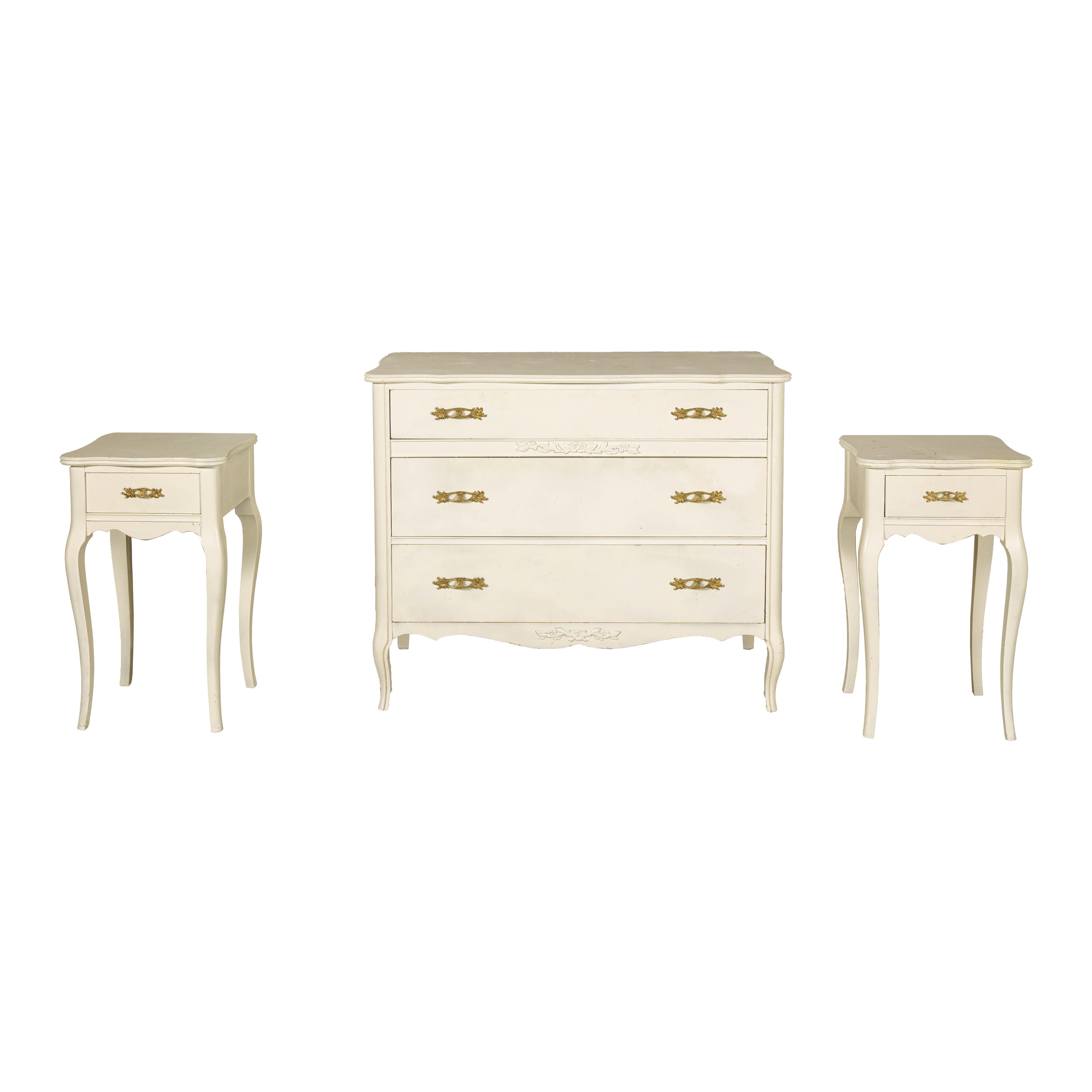 French Provincial Style West Michigan Company Cream Dresser and Nightstands Set For Sale 7