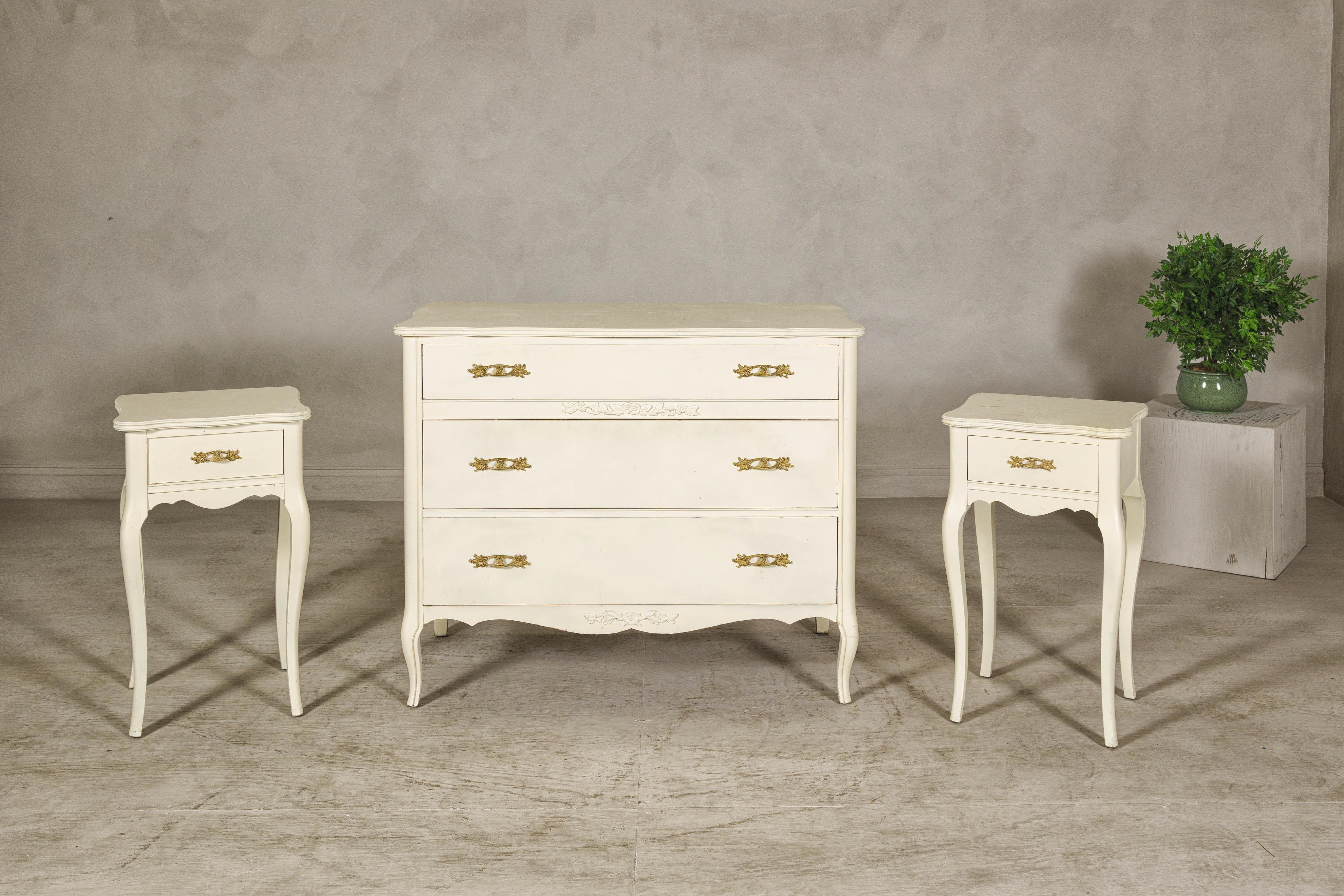 French Provincial Style West Michigan Company Cream Dresser and Nightstands Set For Sale 1